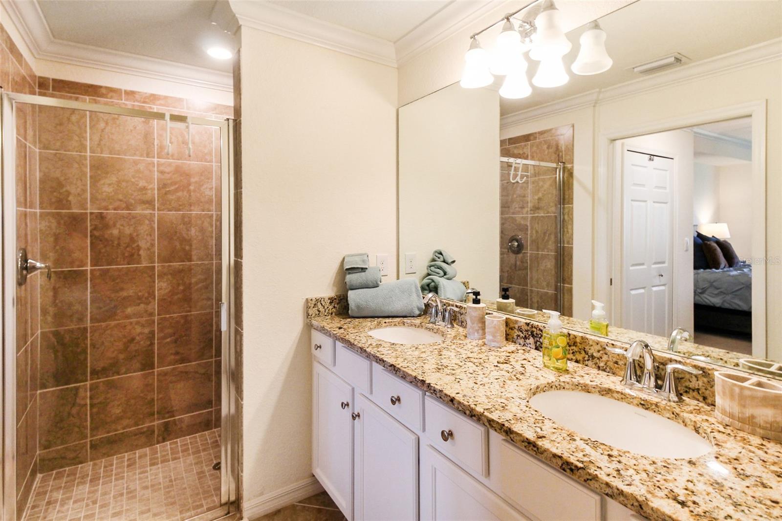 VERANDA II/LAKEWOOD NATIONAL P - Residential Lease