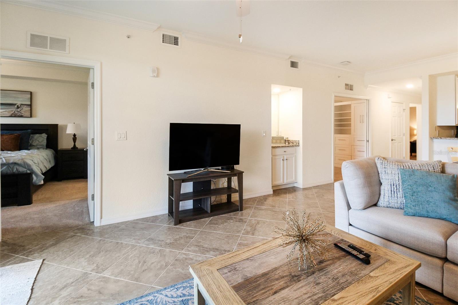 VERANDA II/LAKEWOOD NATIONAL P - Residential Lease