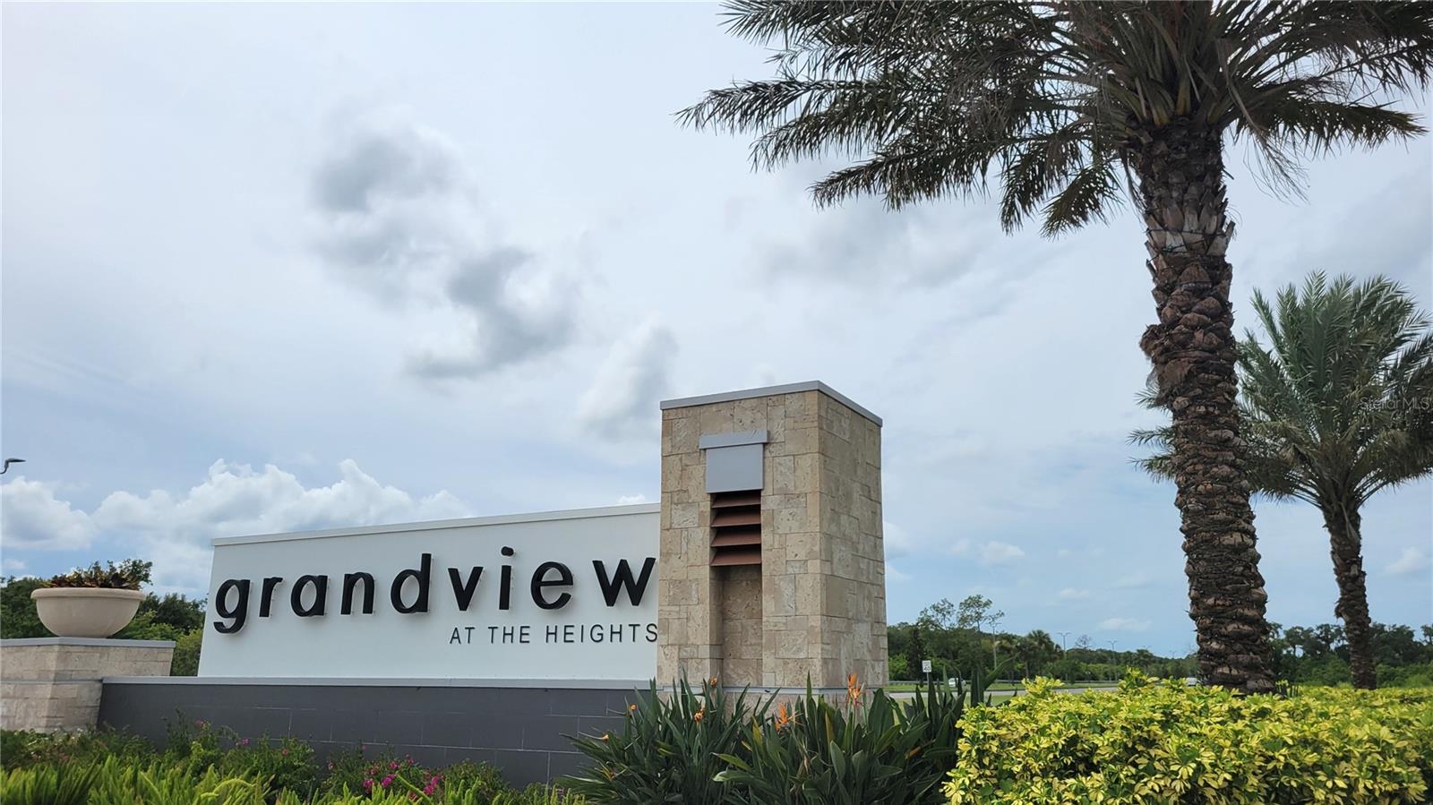 GRANDVIEW AT THE HEIGHTS - Residential Lease