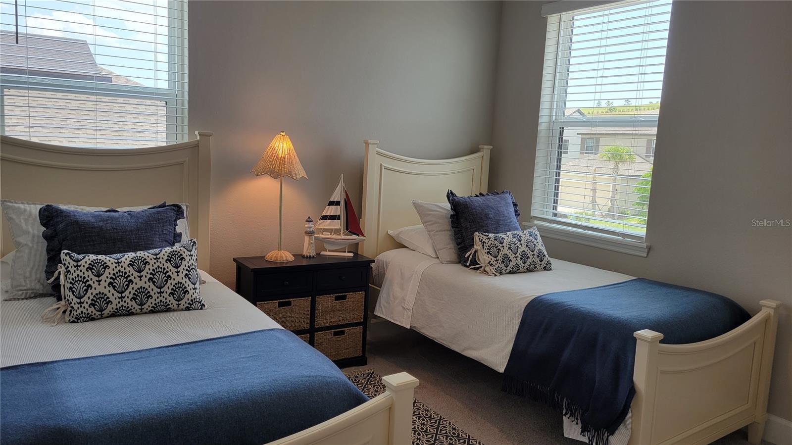 GRANDVIEW AT THE HEIGHTS - Residential Lease