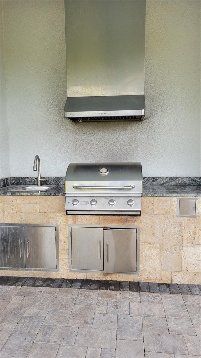 GRANDVIEW AT THE HEIGHTS - Residential Lease