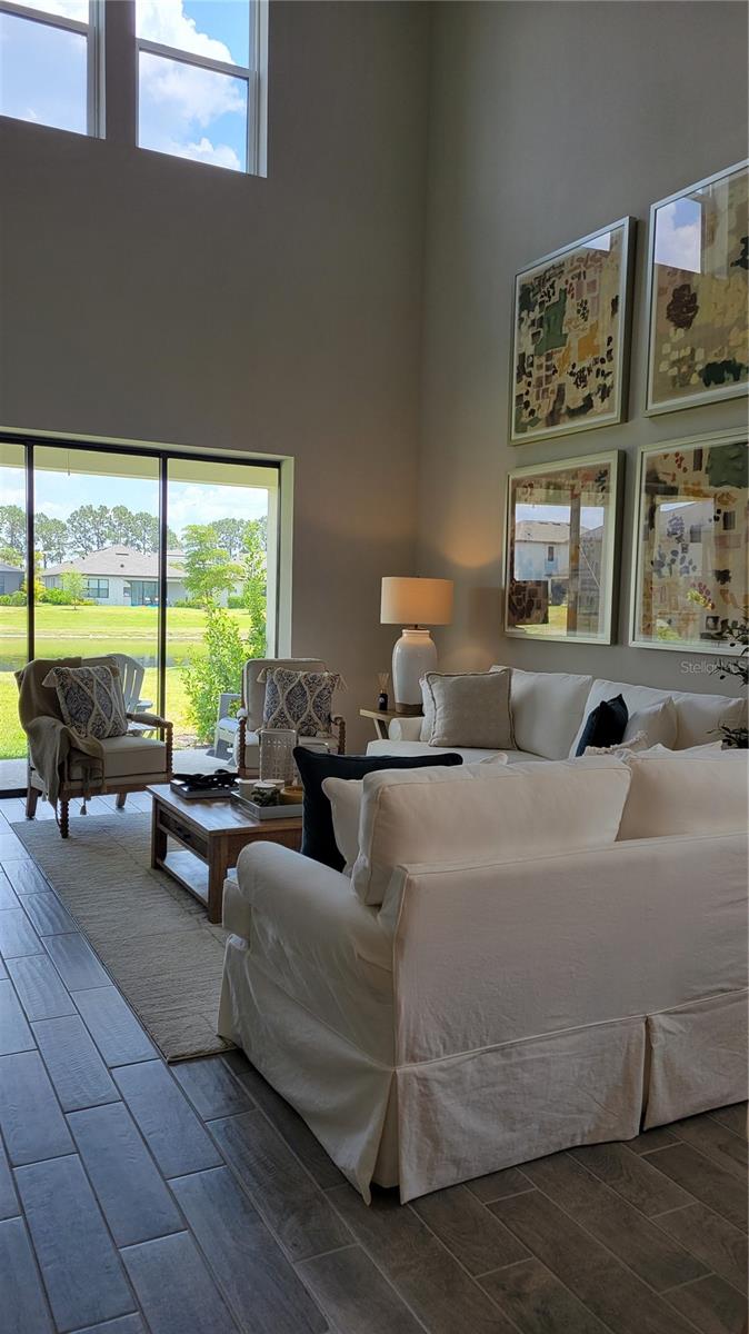 GRANDVIEW AT THE HEIGHTS - Residential Lease