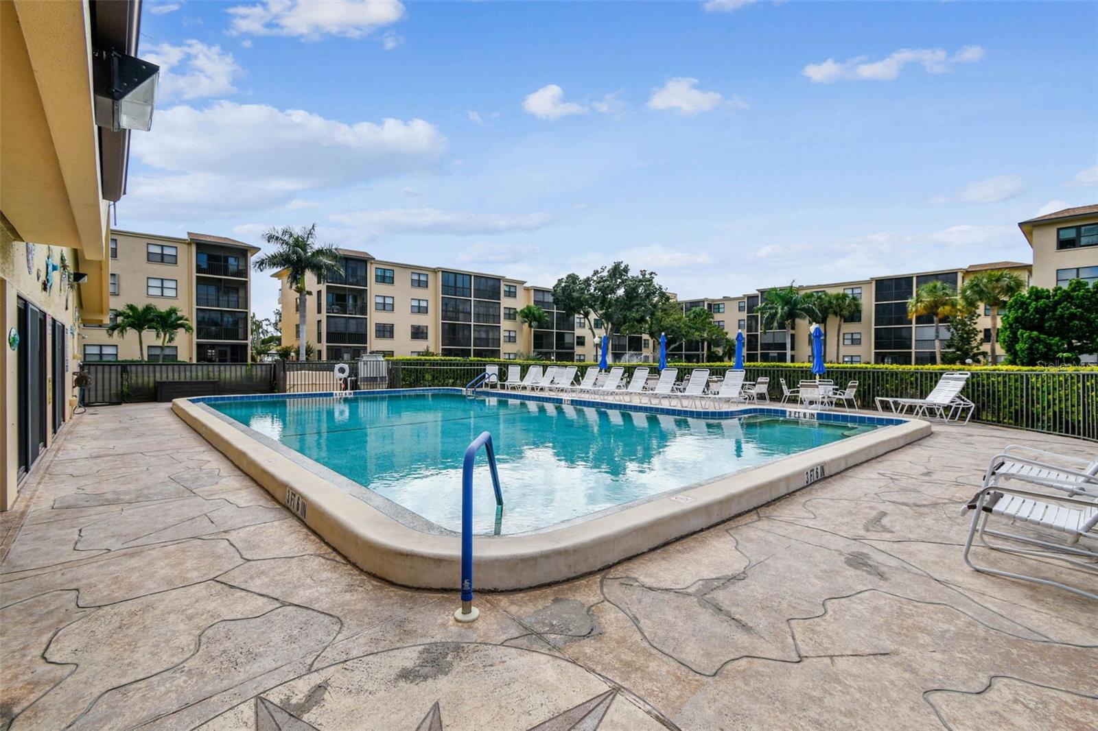 WOODPARK AT DESOTO SQUARE PH V - Residential