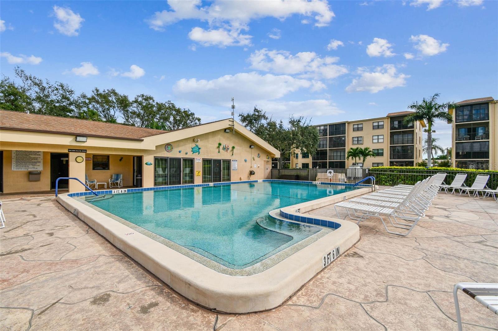 WOODPARK AT DESOTO SQUARE PH V - Residential