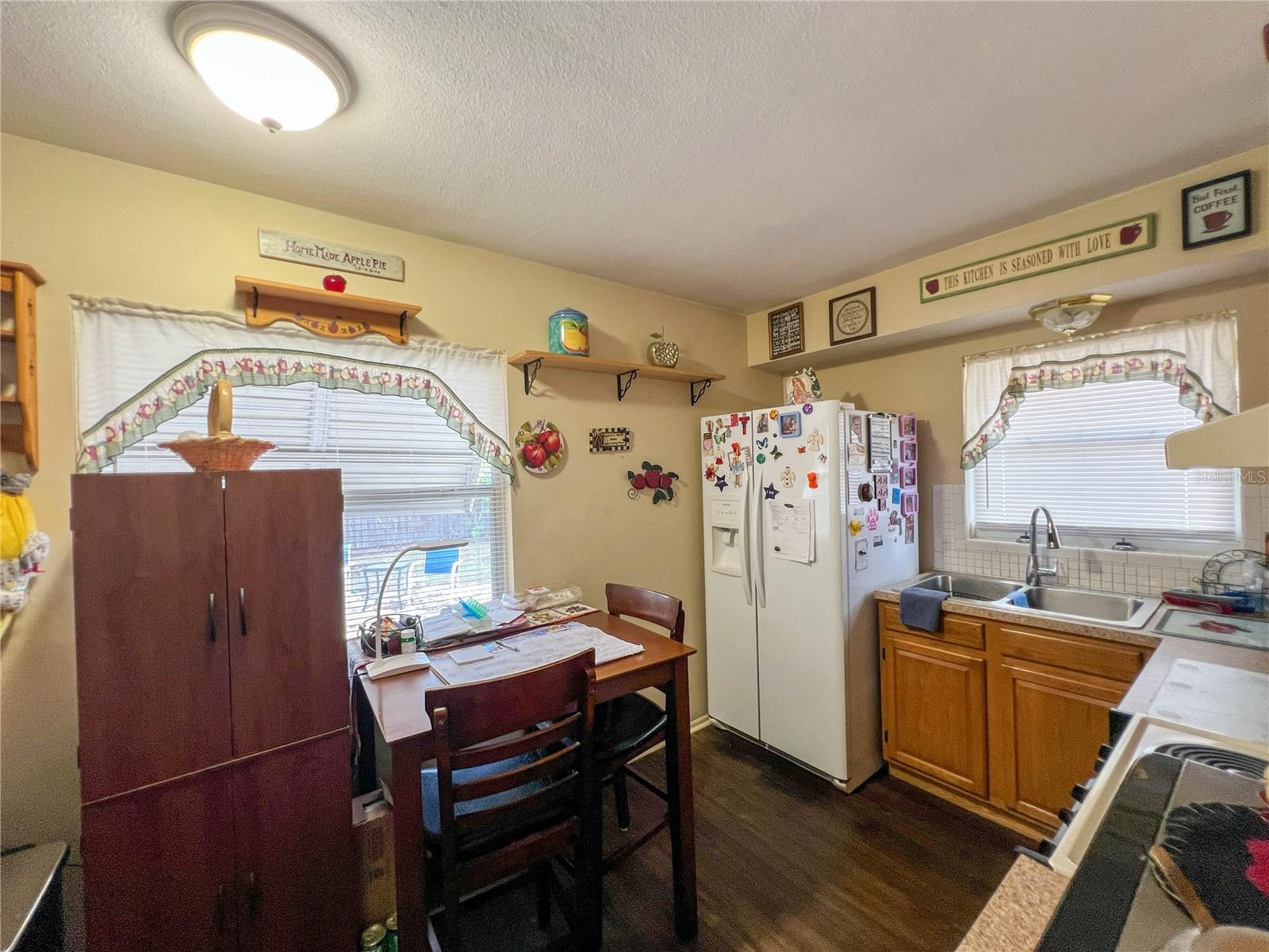 COUNTRY ESTATES 3RD ADD - Residential