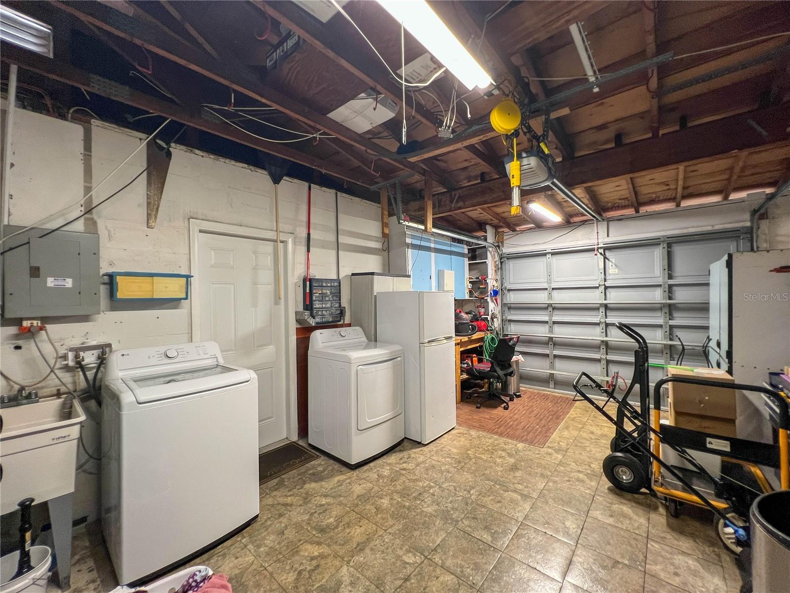 COUNTRY ESTATES 3RD ADD - Residential