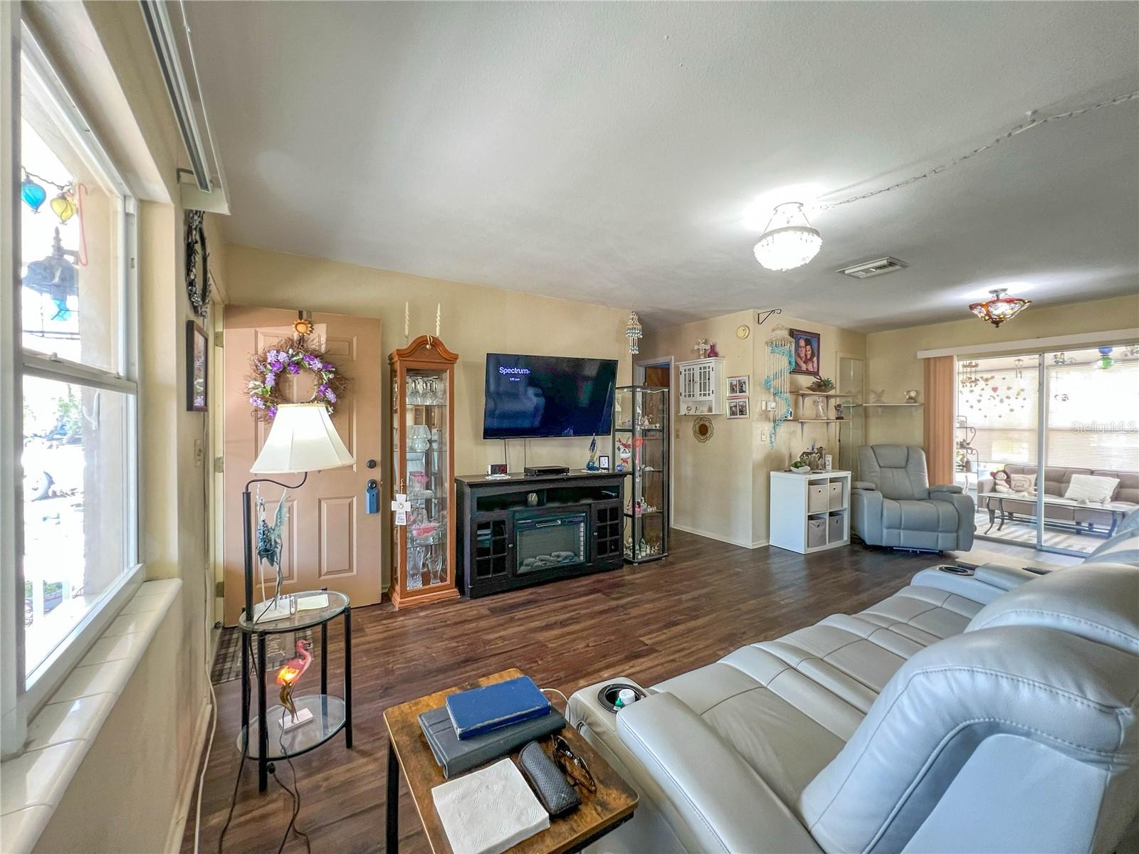 COUNTRY ESTATES 3RD ADD - Residential