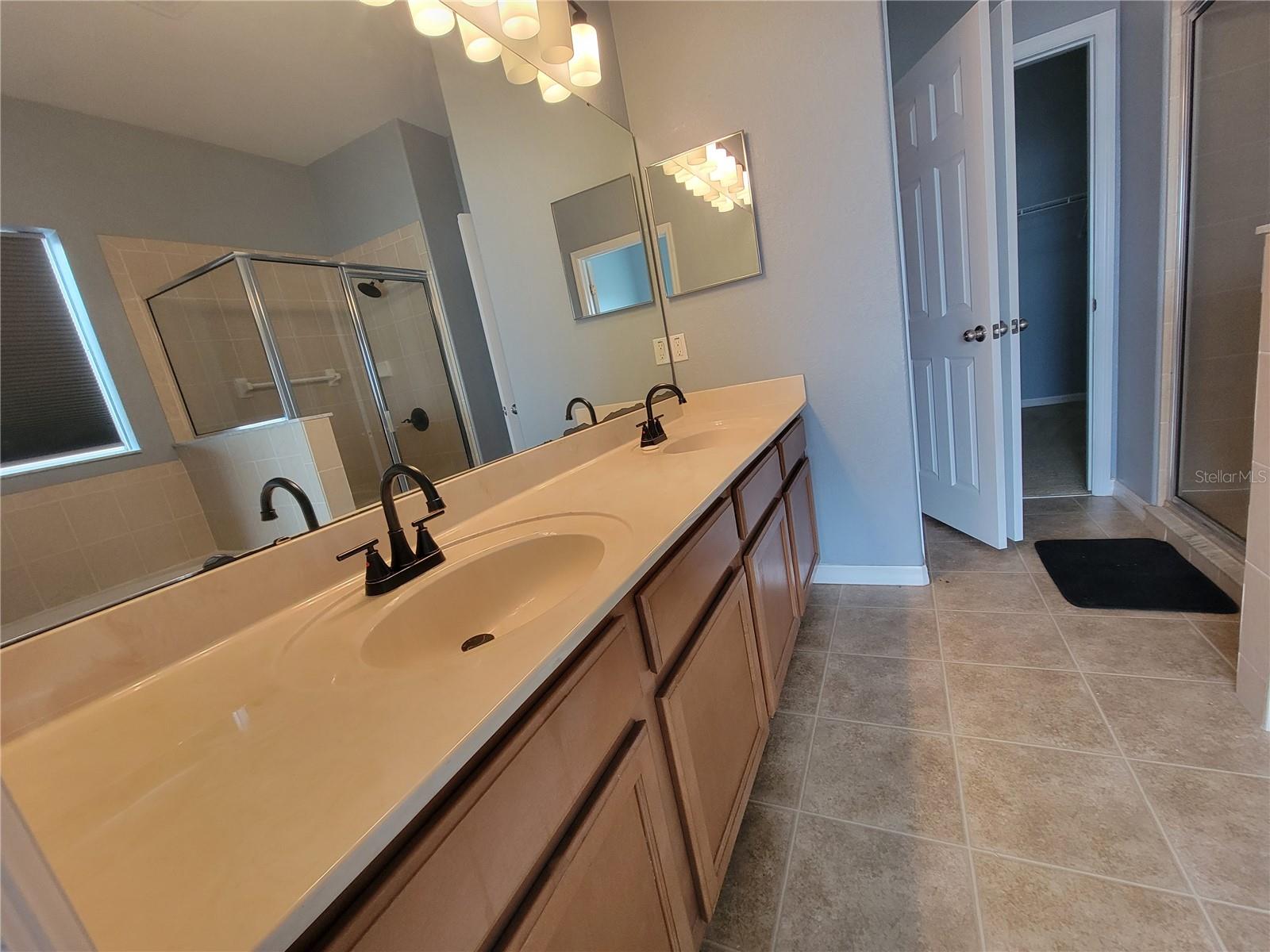 LAKE ROCHELLE ESTATES - Residential