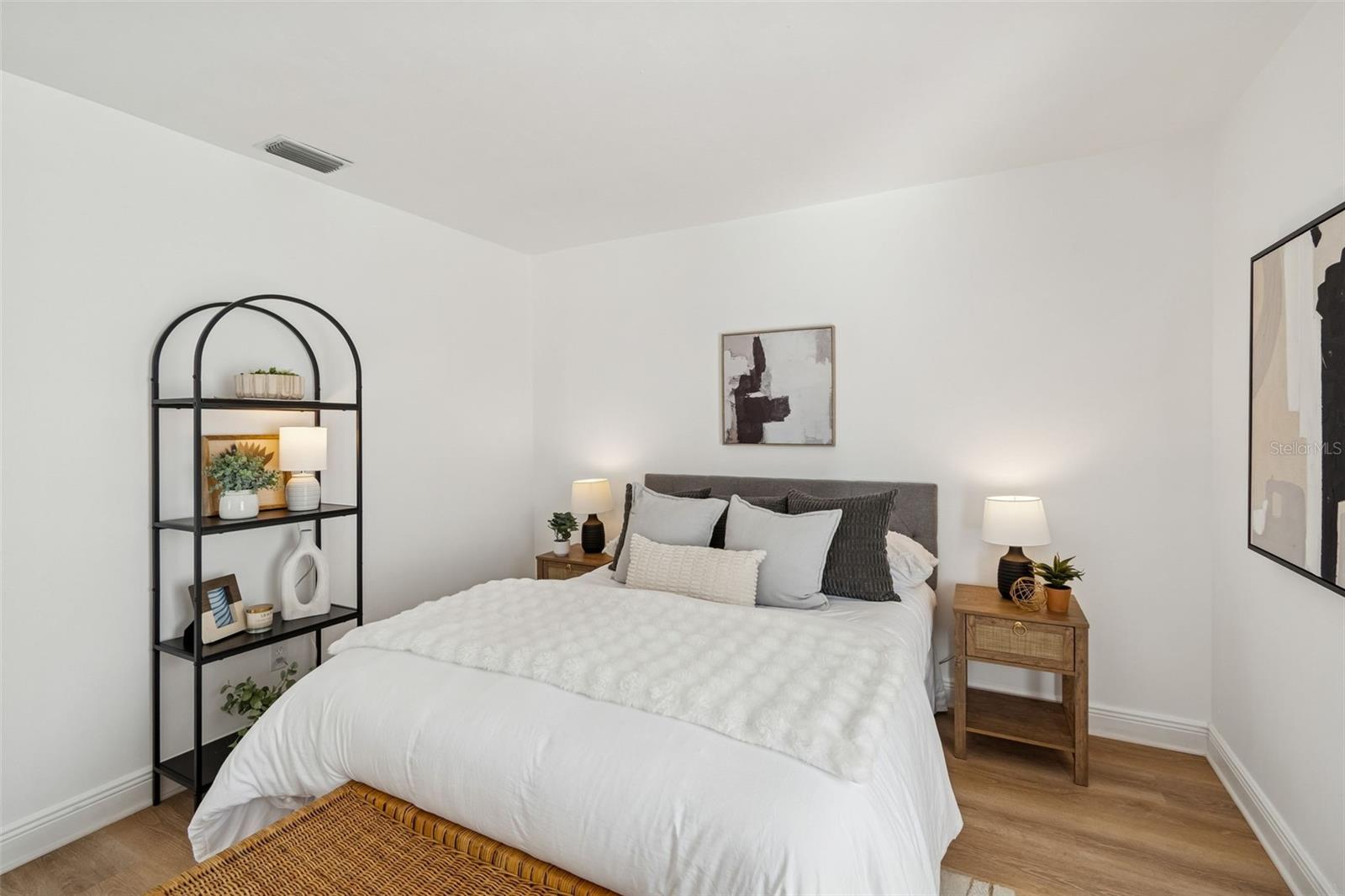 HAMPTON LAKES PH I - Residential