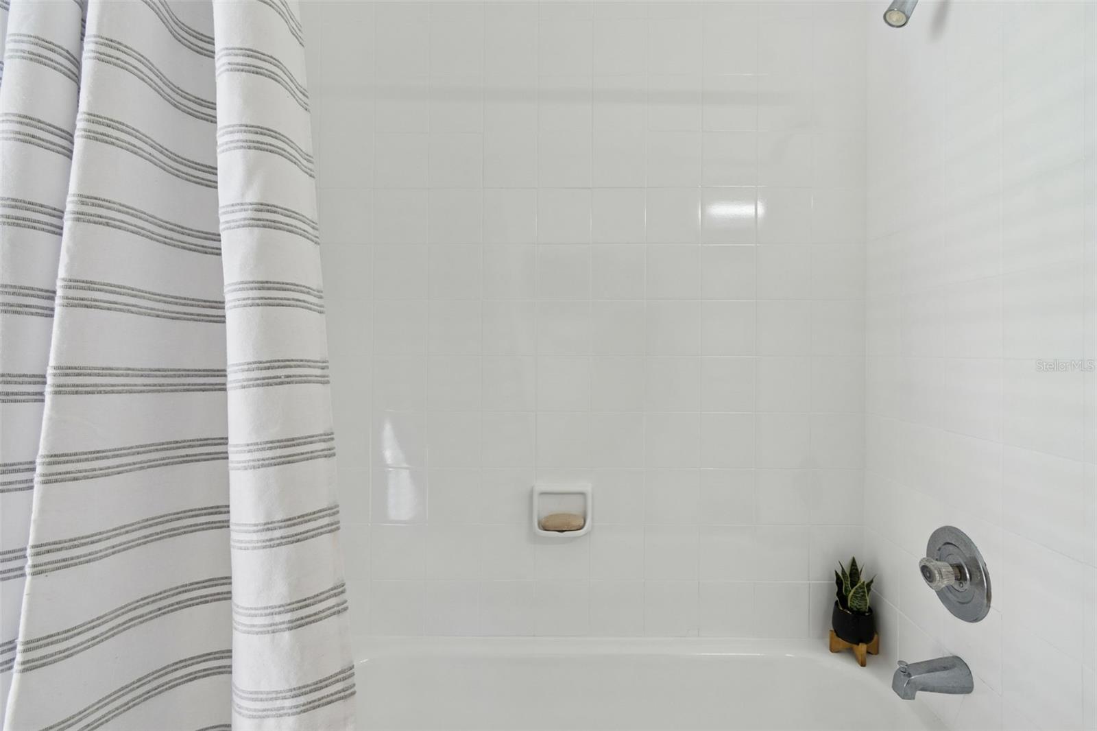 HAMPTON LAKES PH I - Residential