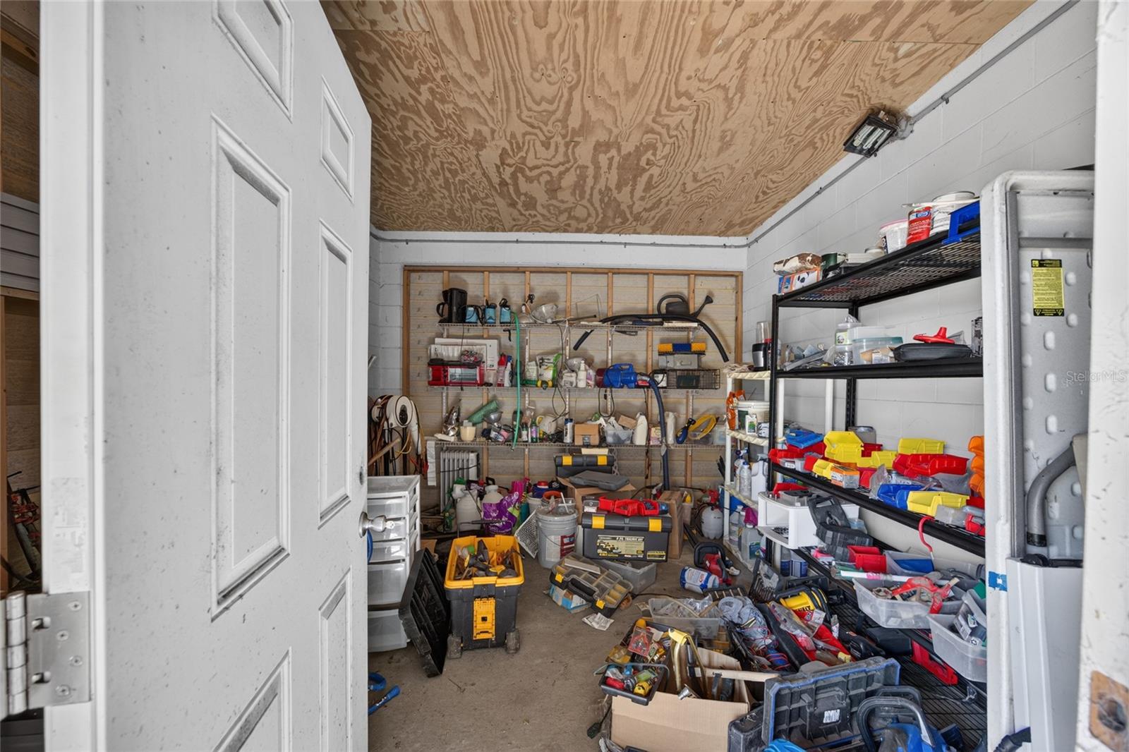 2702 E POSSUM COURT