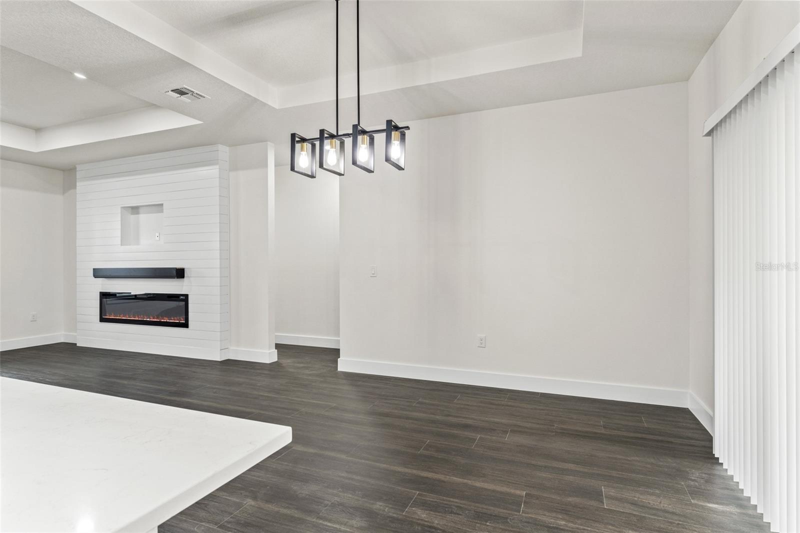 ROYAL HIGHLANDS - Residential