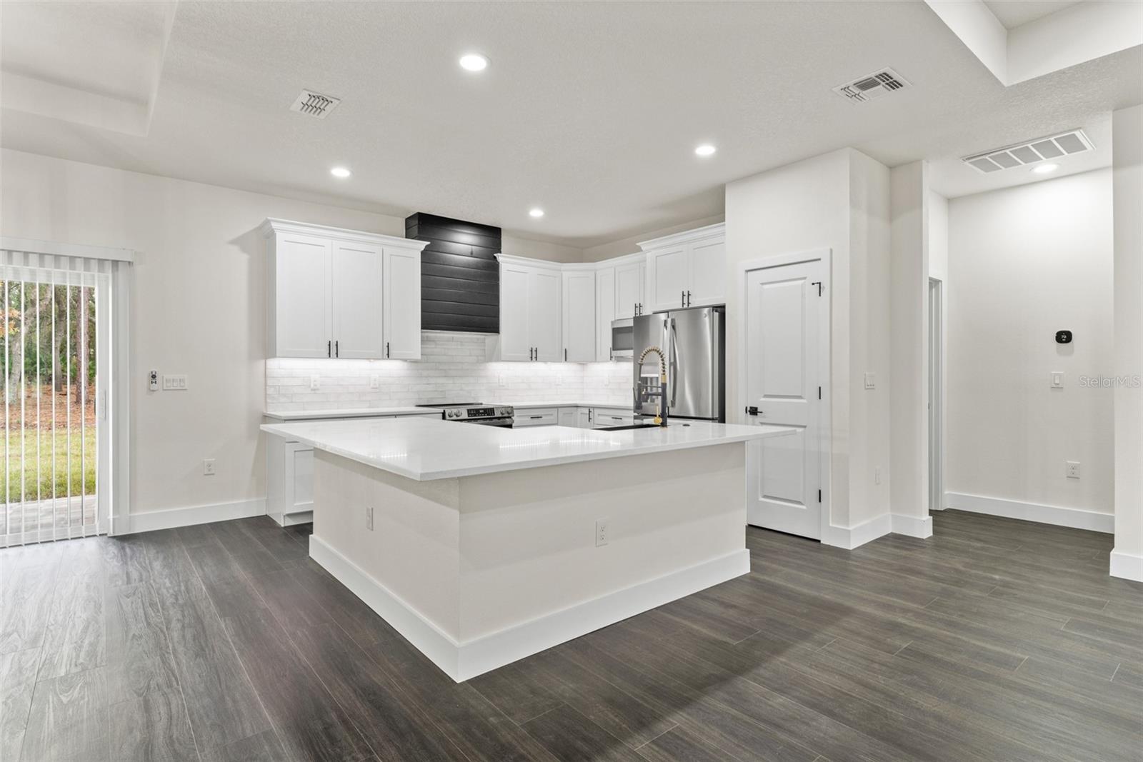 ROYAL HIGHLANDS - Residential