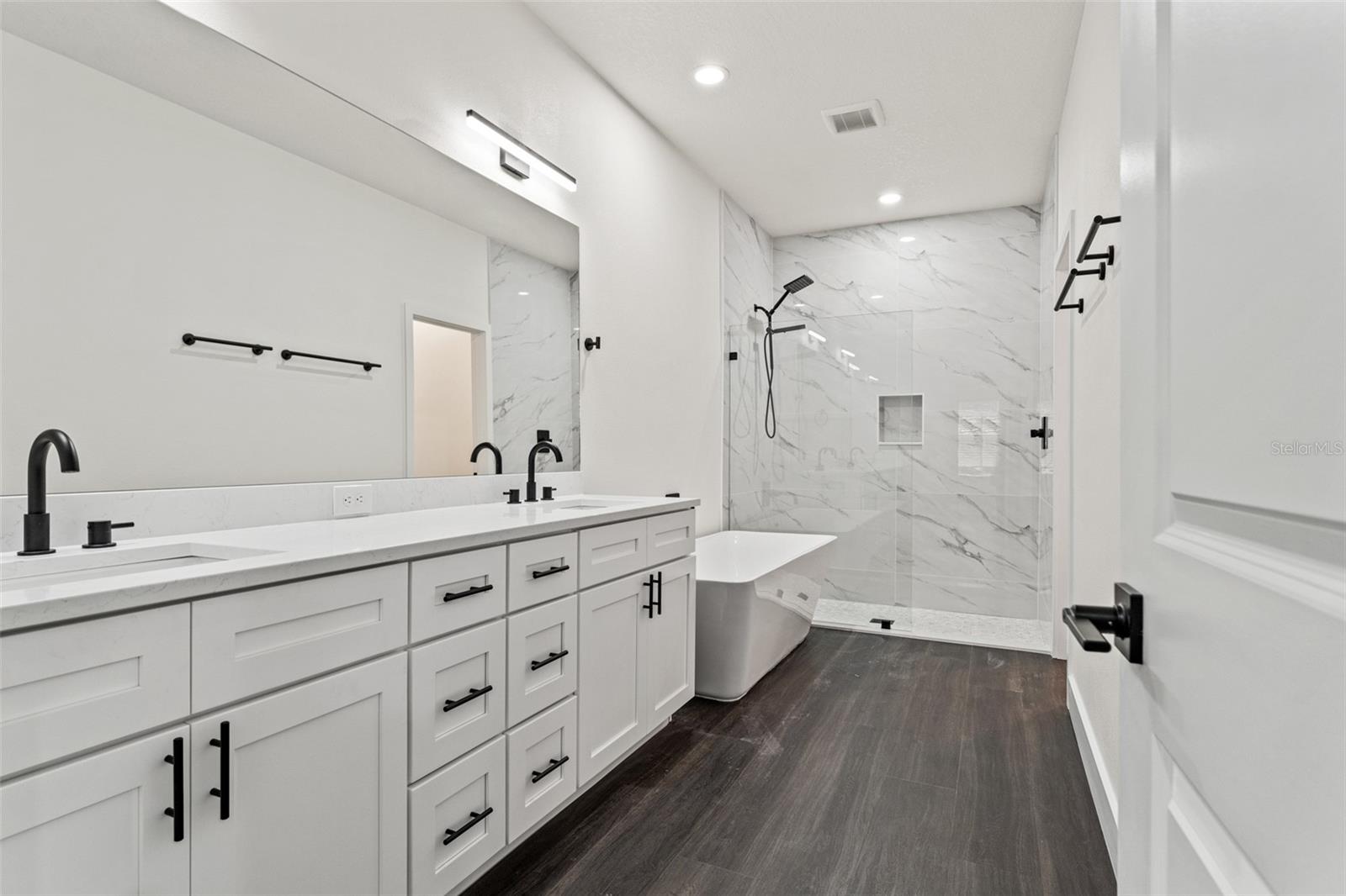 ROYAL HIGHLANDS - Residential