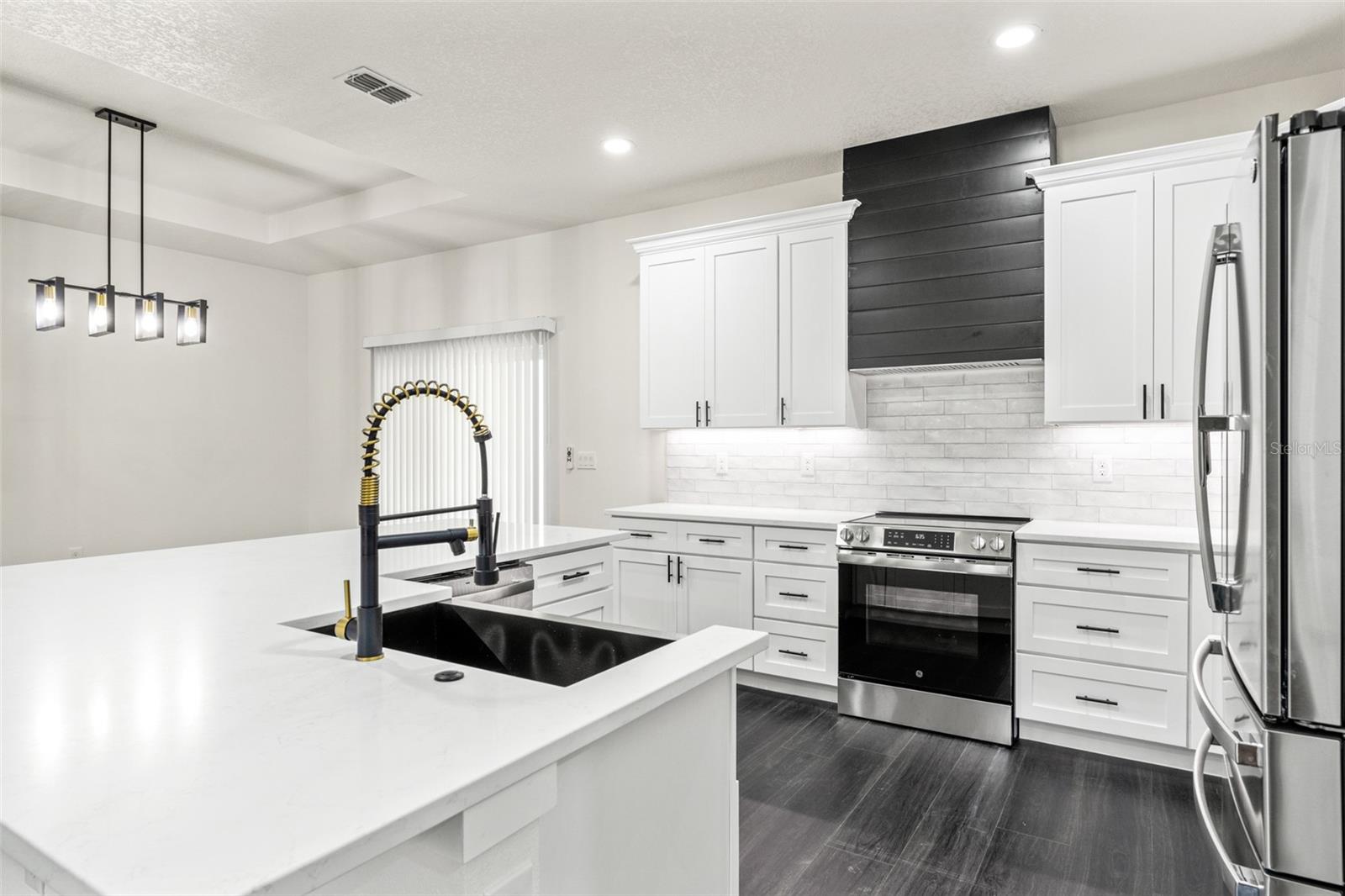 ROYAL HIGHLANDS - Residential