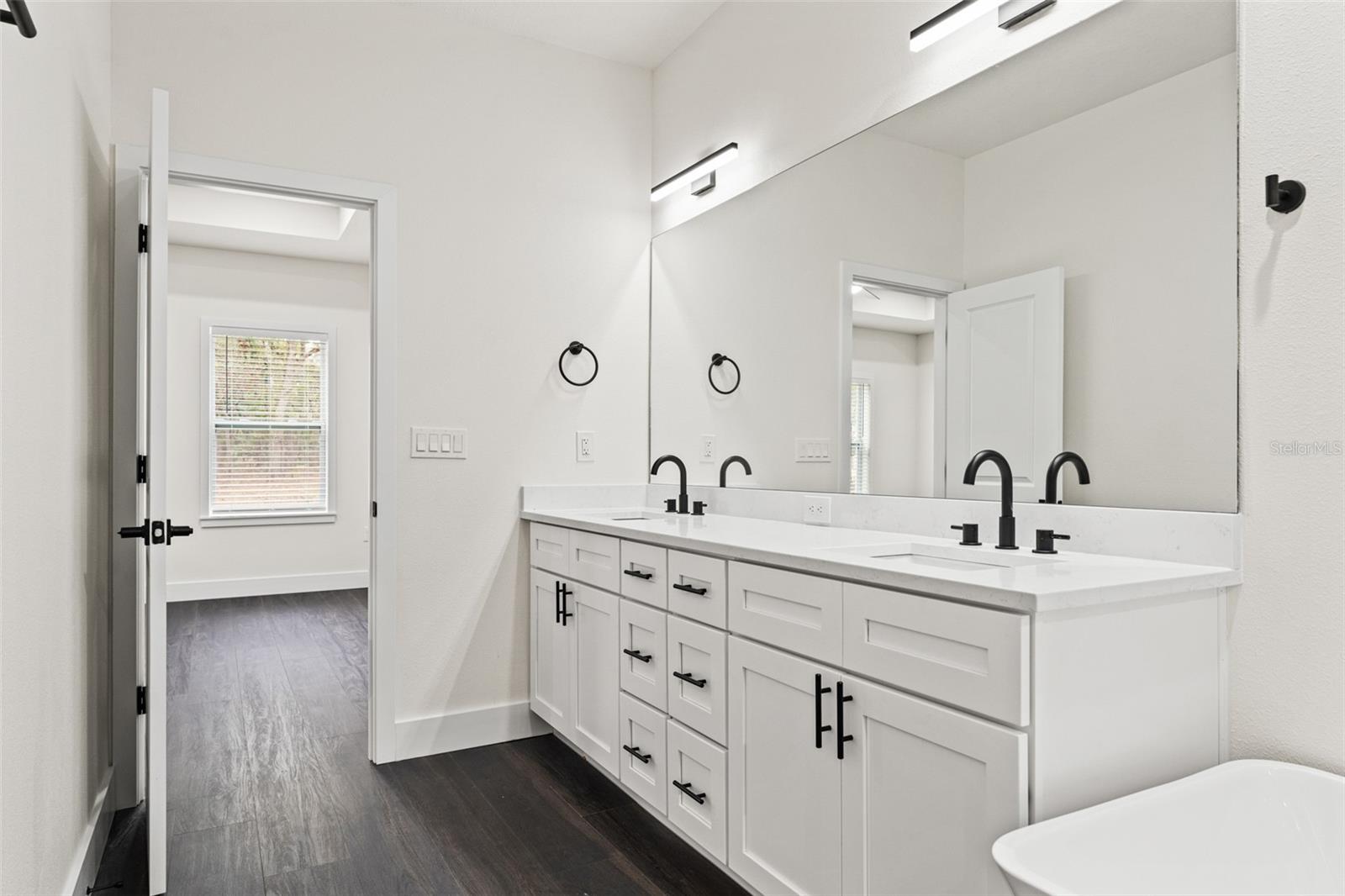 ROYAL HIGHLANDS - Residential