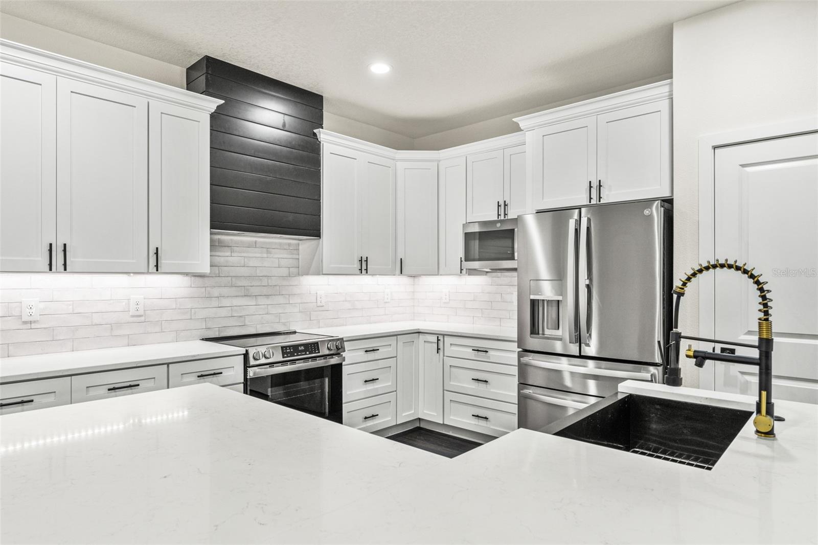 ROYAL HIGHLANDS - Residential