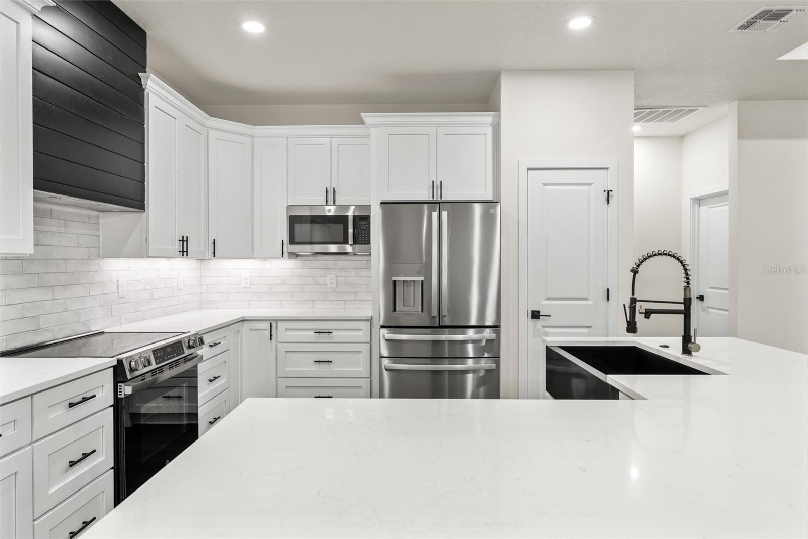 ROYAL HIGHLANDS - Residential