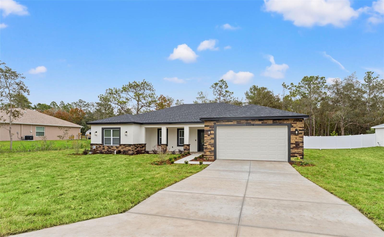 ROYAL HIGHLANDS - Residential