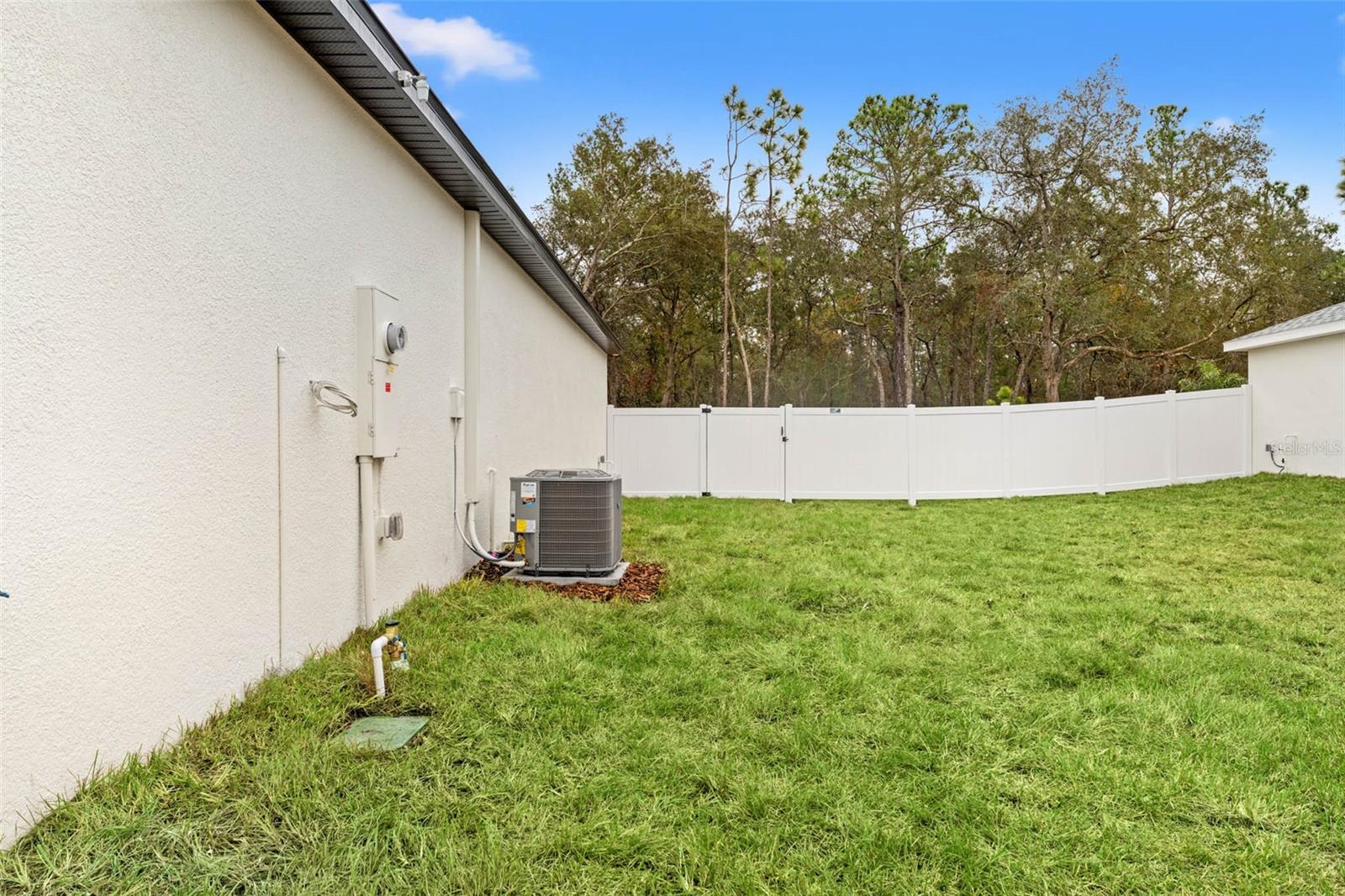 ROYAL HIGHLANDS - Residential