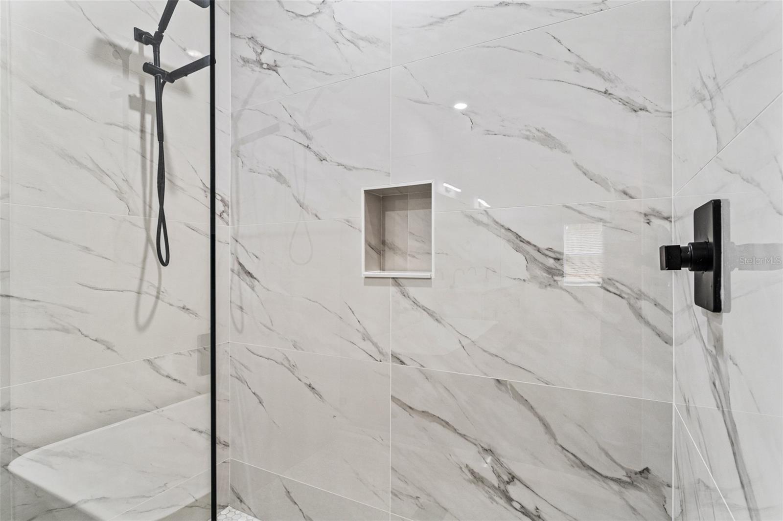 ROYAL HIGHLANDS - Residential