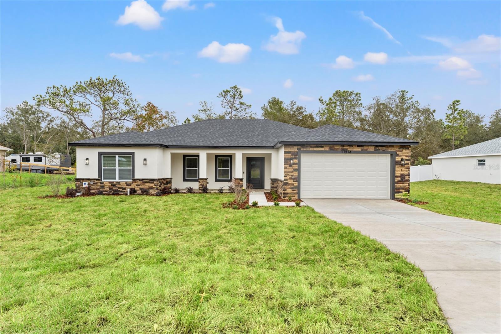 ROYAL HIGHLANDS - Residential