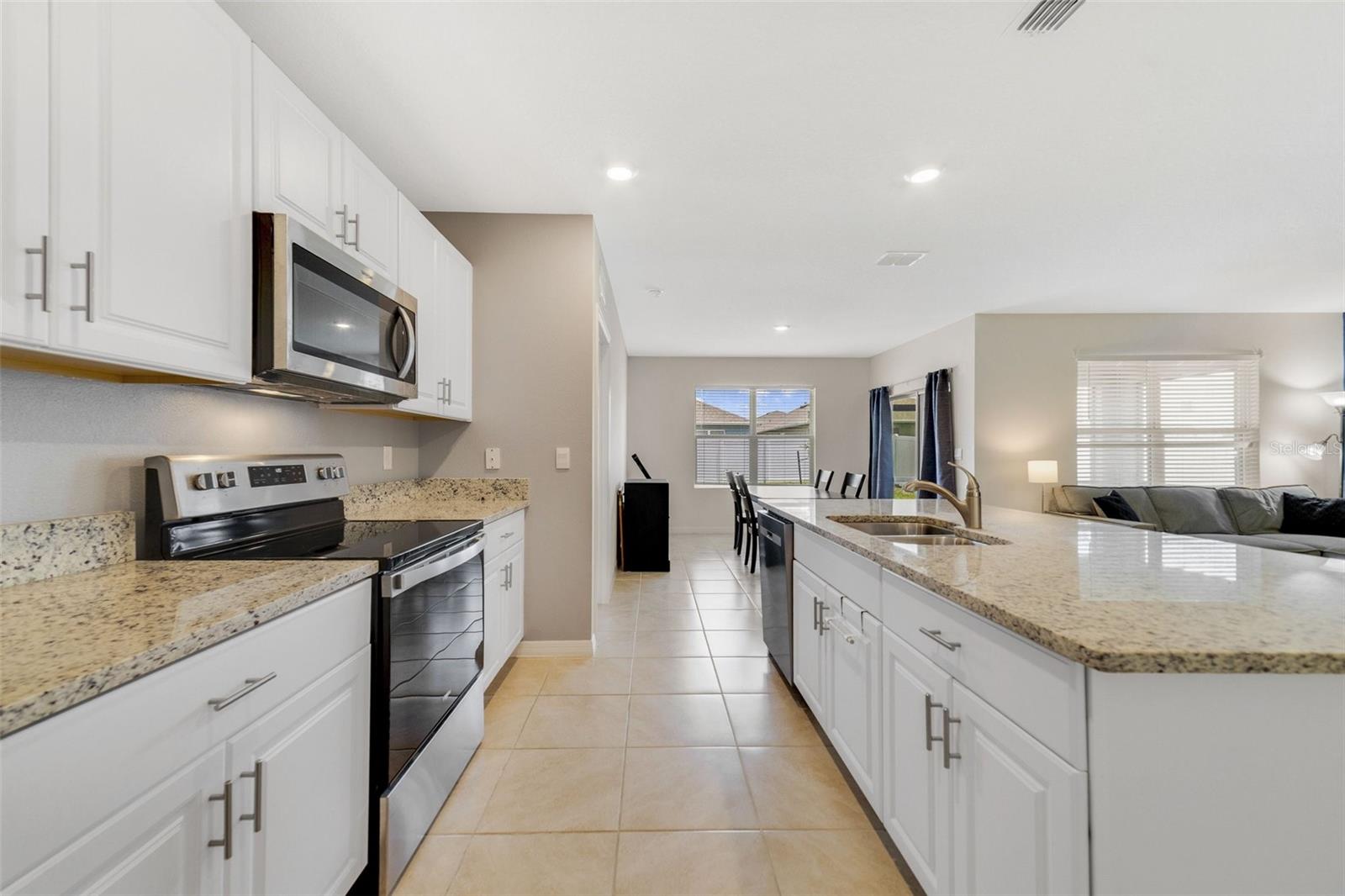 1511 BARBERRY DRIVE
