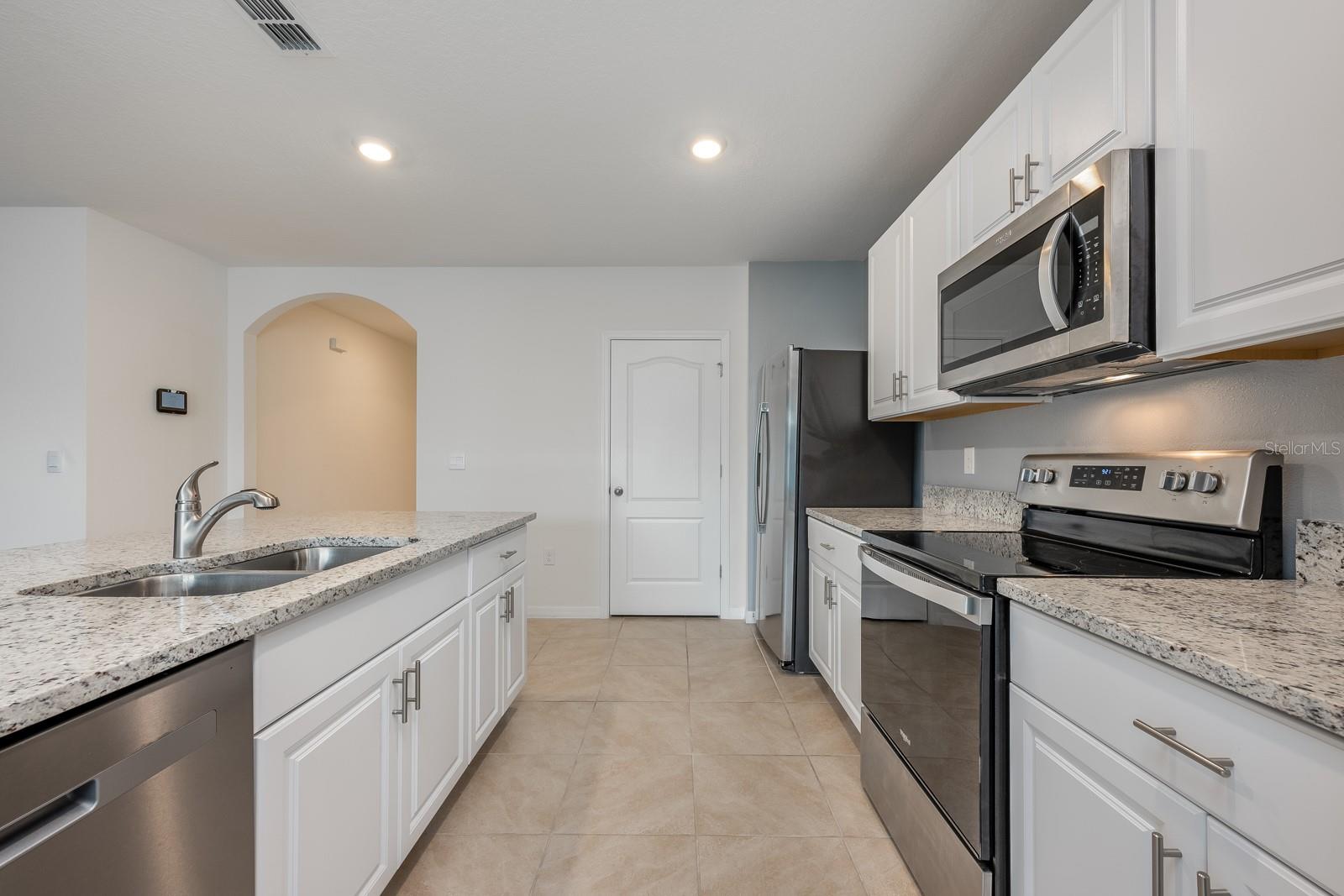 1511 BARBERRY DRIVE