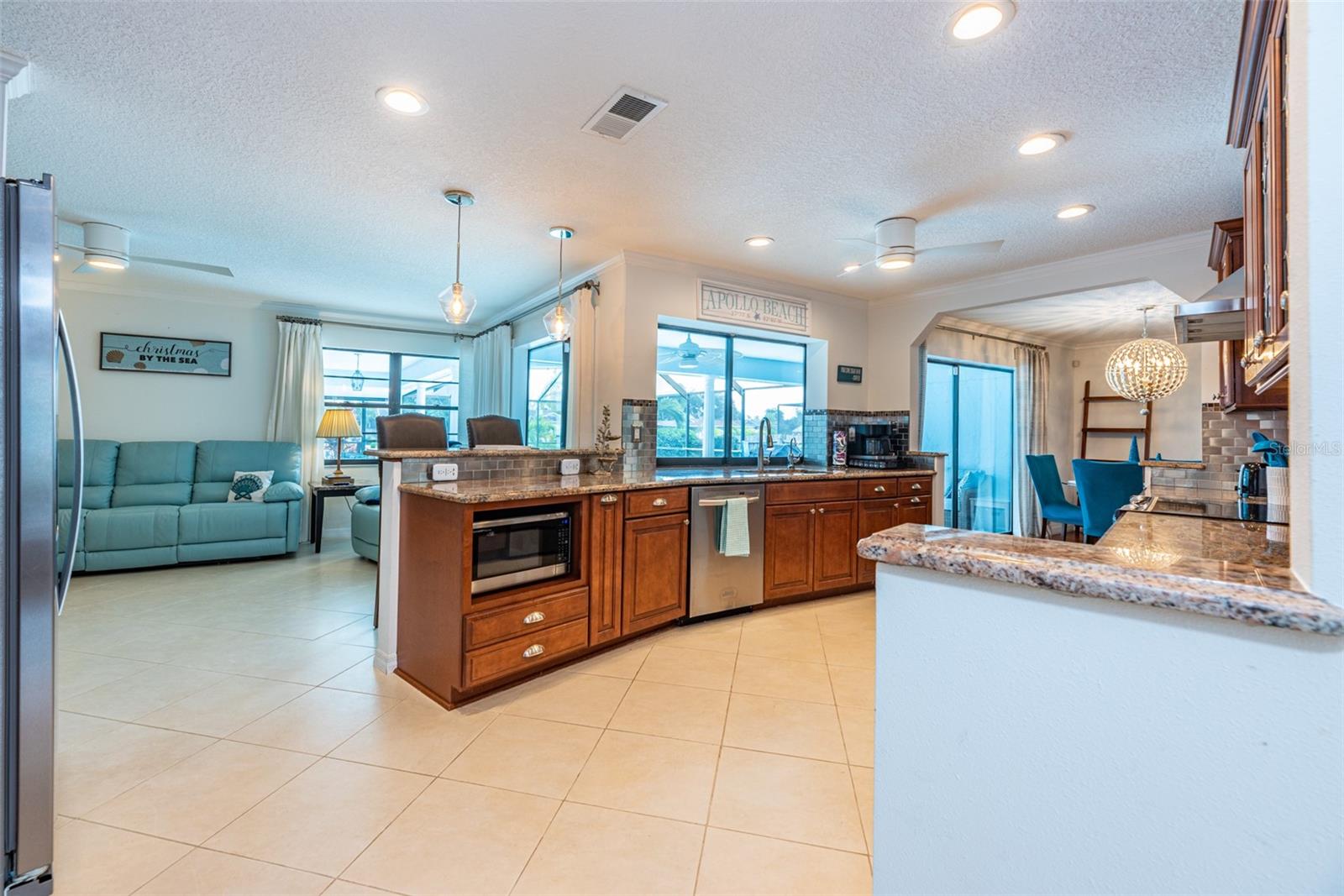 A RESUB OF A POR OF APOLLO - Residential Lease