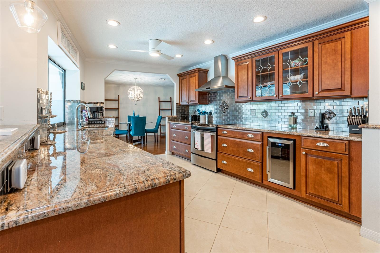 A RESUB OF A POR OF APOLLO - Residential Lease