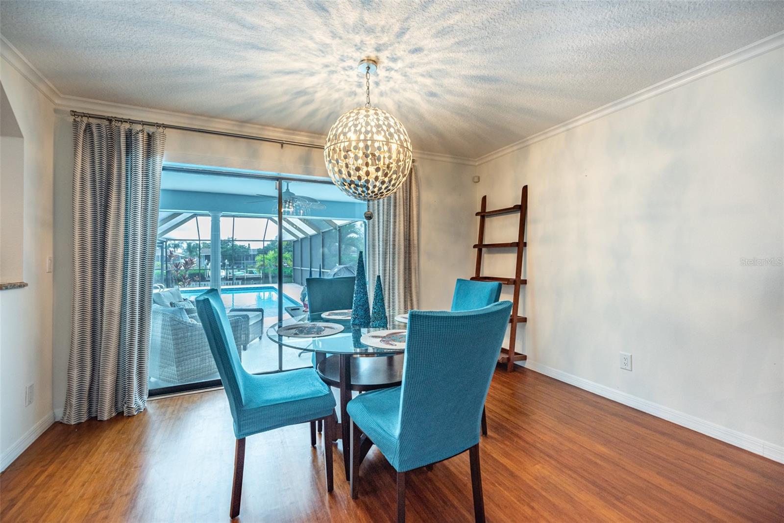 A RESUB OF A POR OF APOLLO - Residential Lease