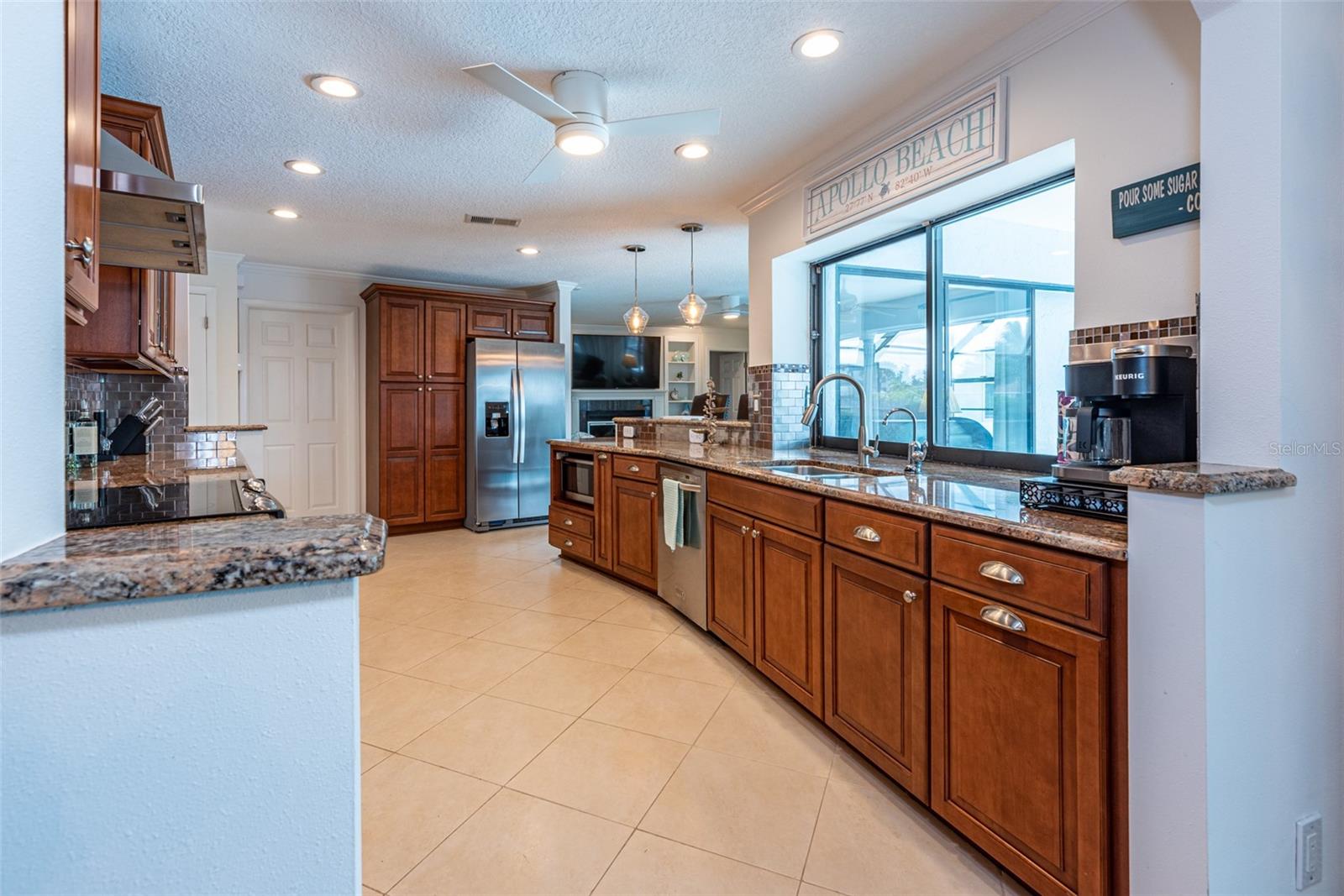 A RESUB OF A POR OF APOLLO - Residential Lease