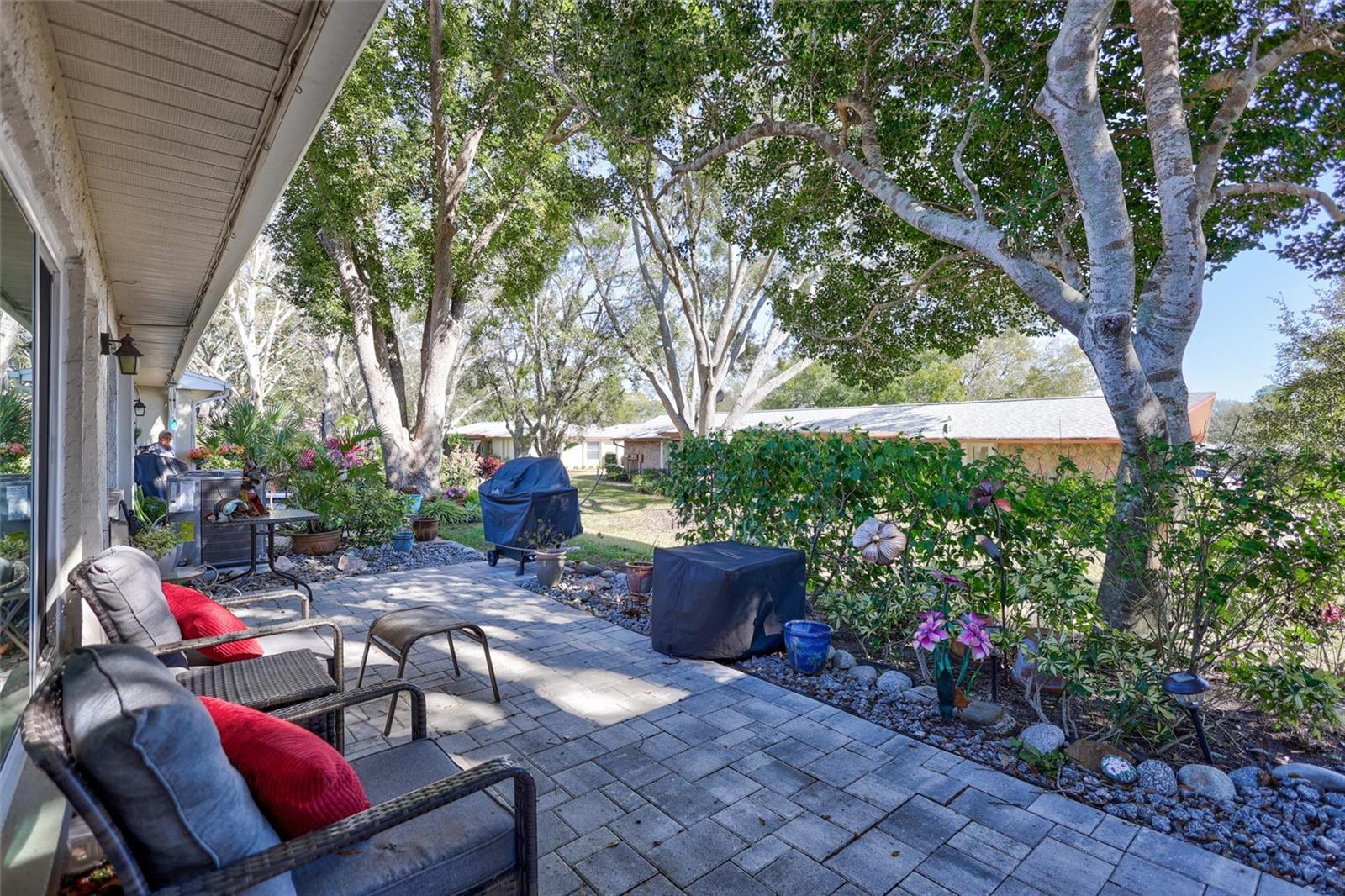 PATIO CONDO 1 - Residential