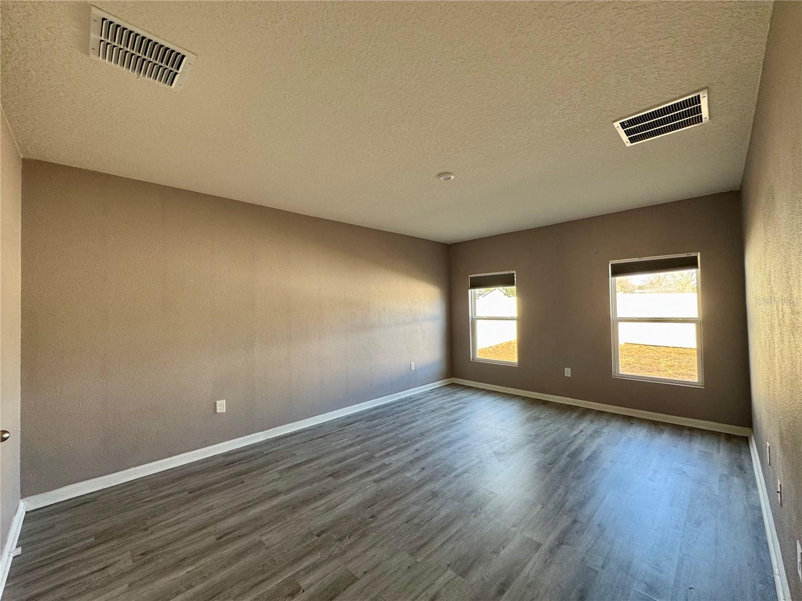 SOUTHERN XING - Residential Lease