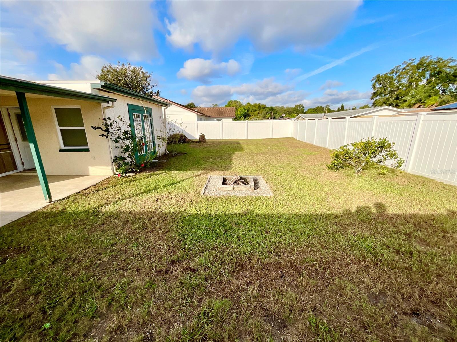 LA VILLA GARDENS - Residential Lease