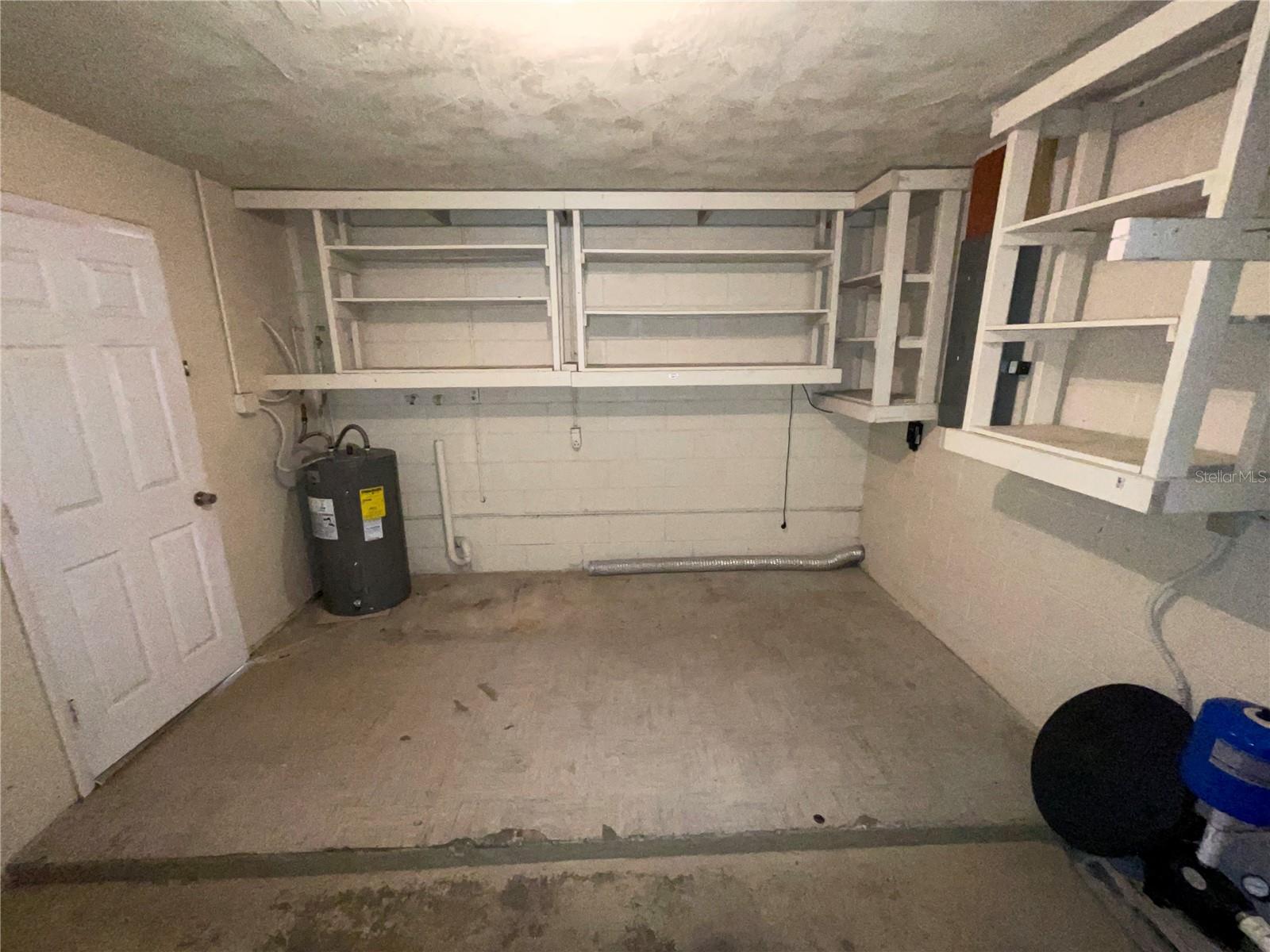 LA VILLA GARDENS - Residential Lease