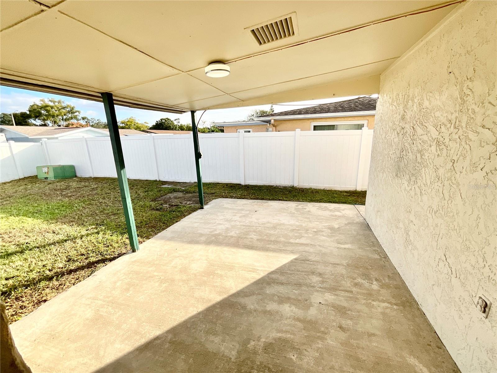 LA VILLA GARDENS - Residential Lease