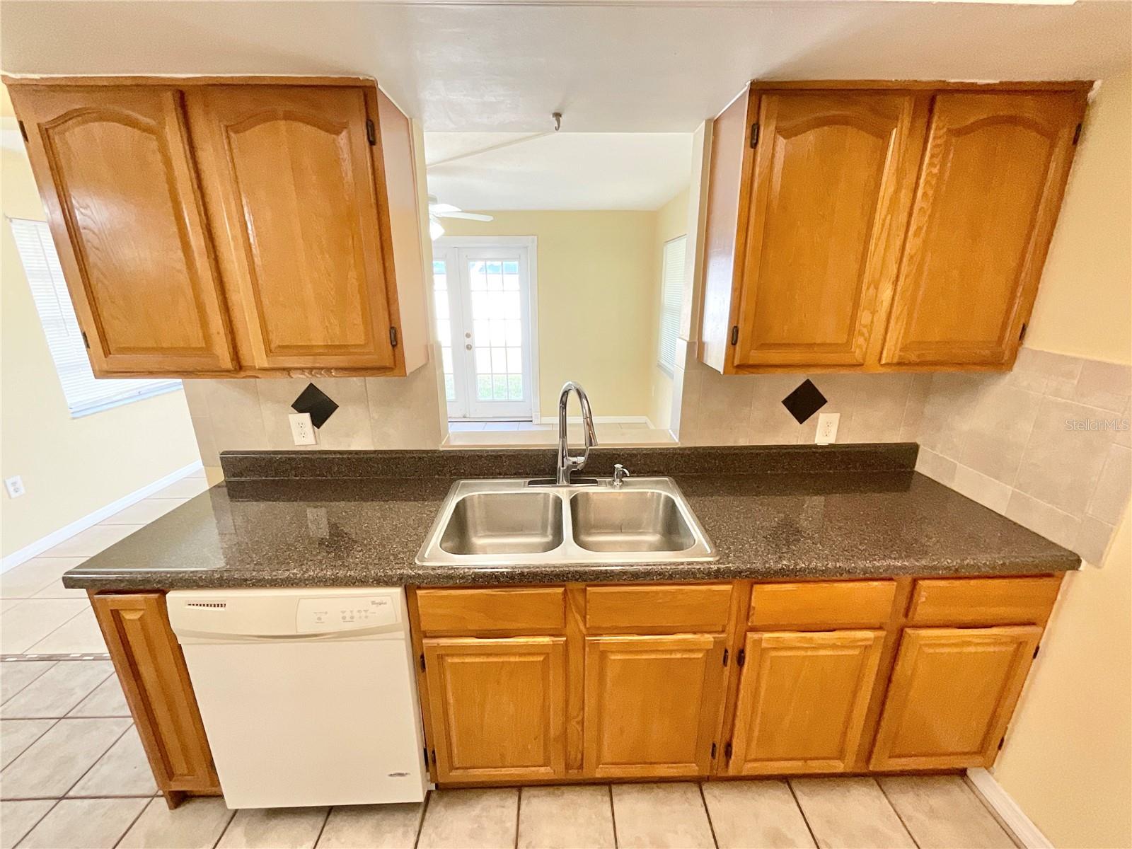 LA VILLA GARDENS - Residential Lease