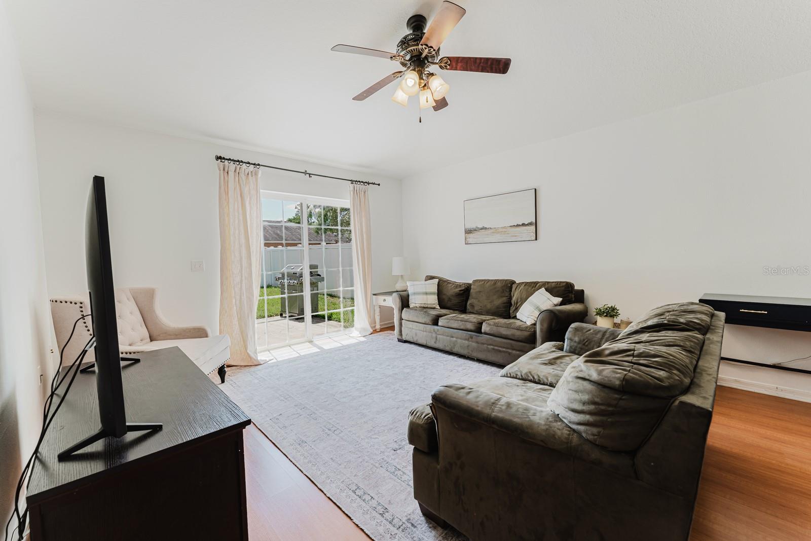 CORNER LAKE PH 03 A & B - Residential