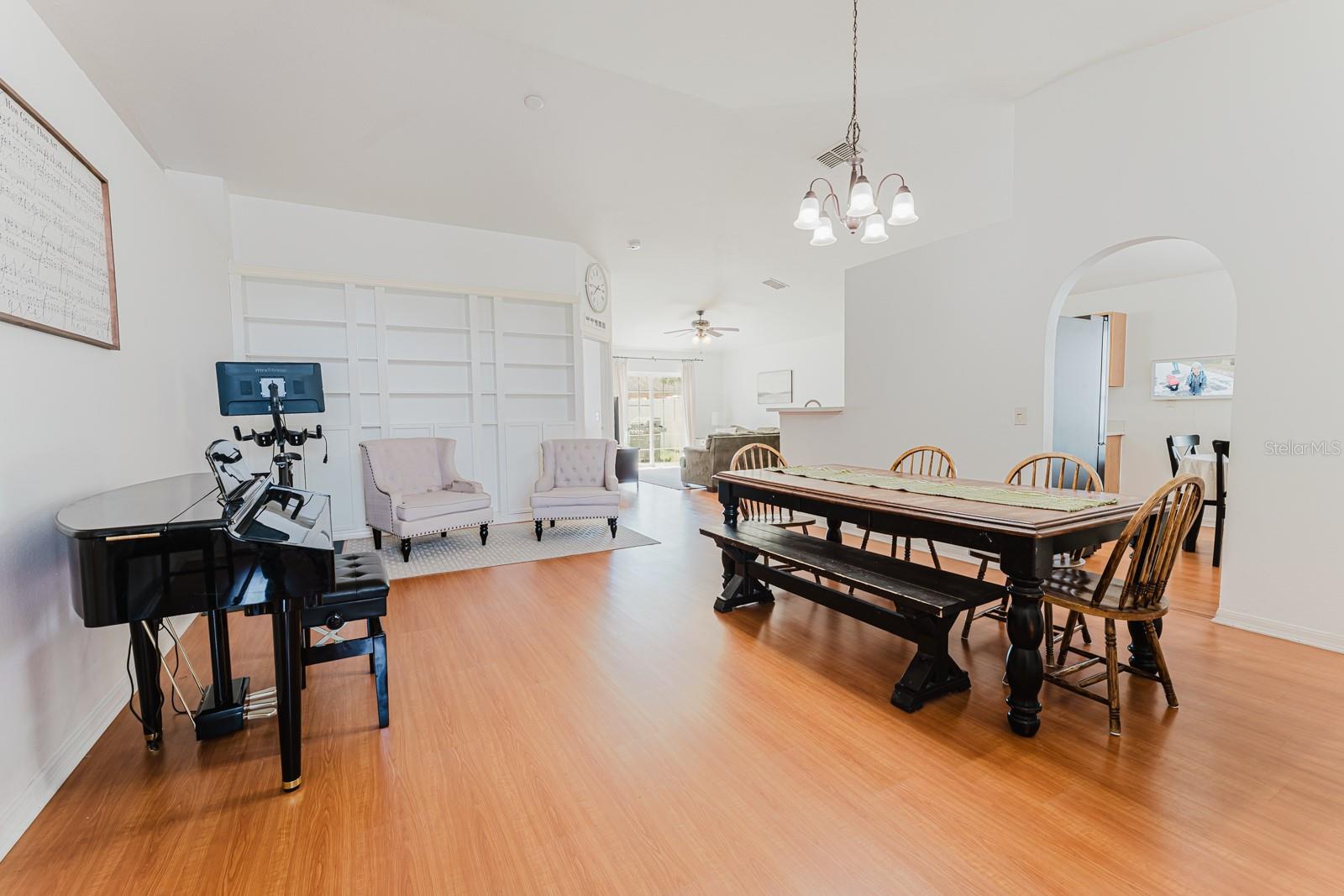 CORNER LAKE PH 03 A & B - Residential