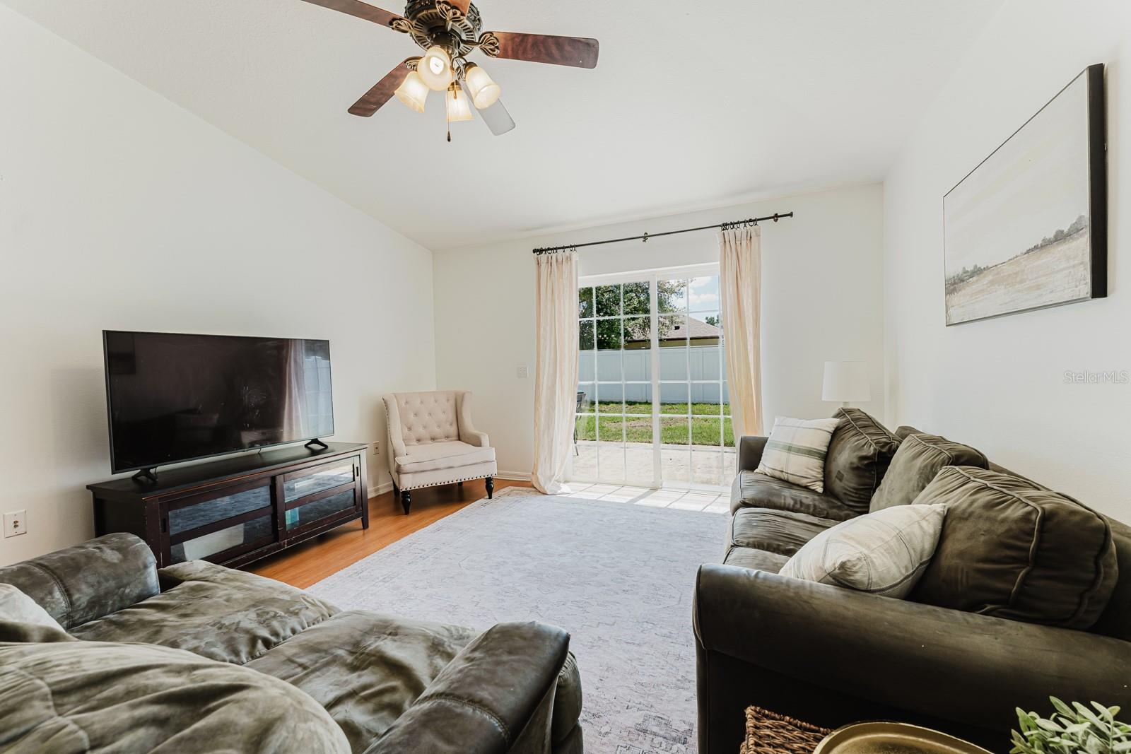 CORNER LAKE PH 03 A & B - Residential