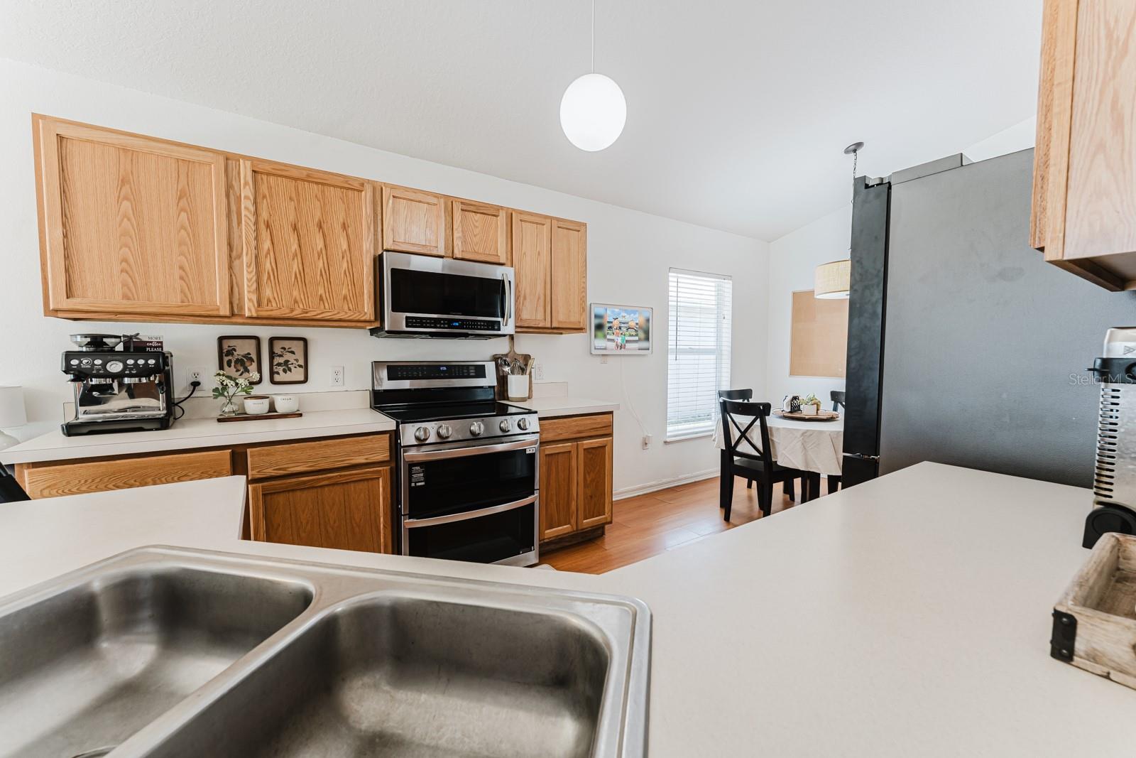 CORNER LAKE PH 03 A & B - Residential