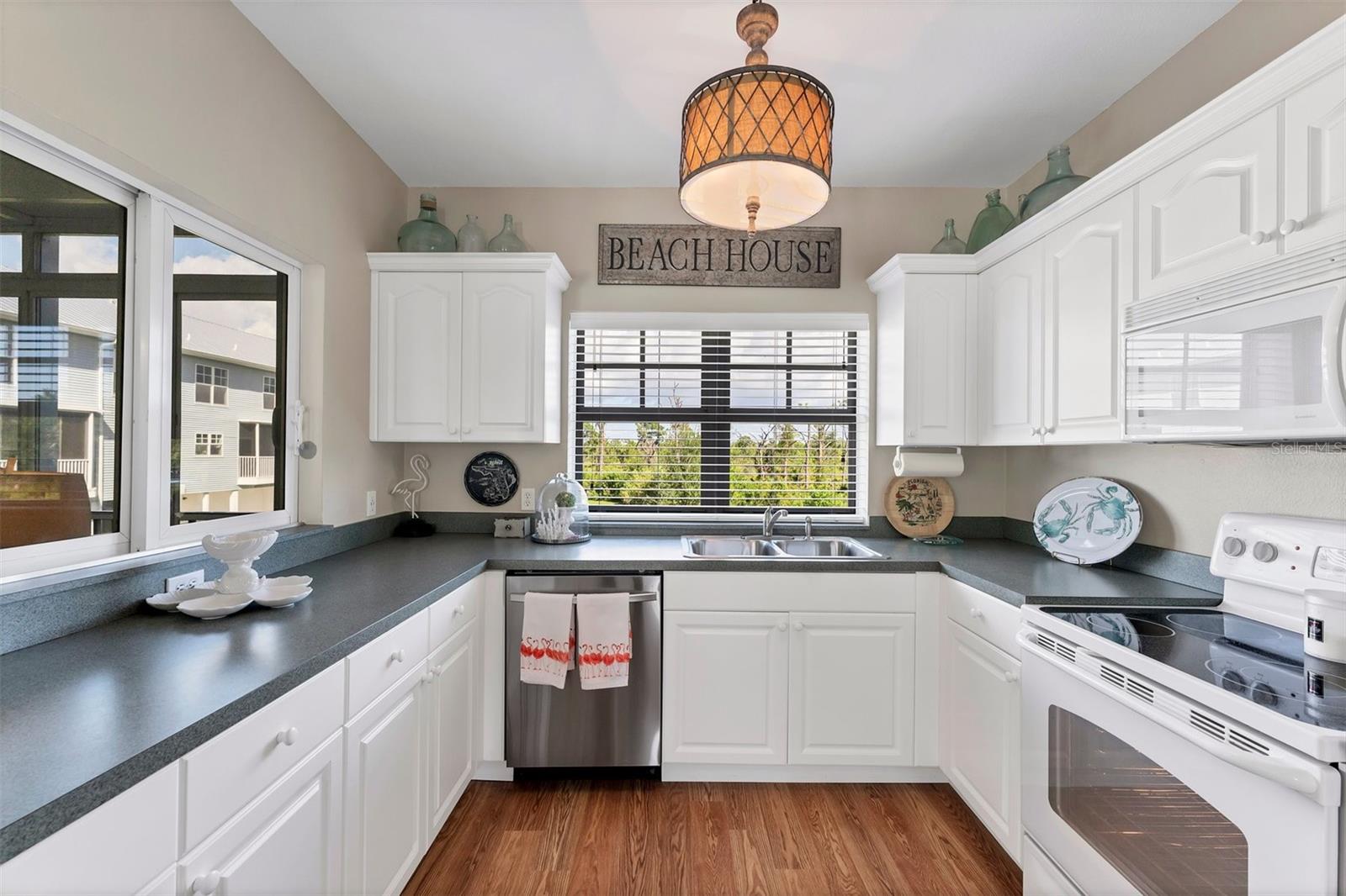 TOWN HOMES AT CAPE HAZE - Residential