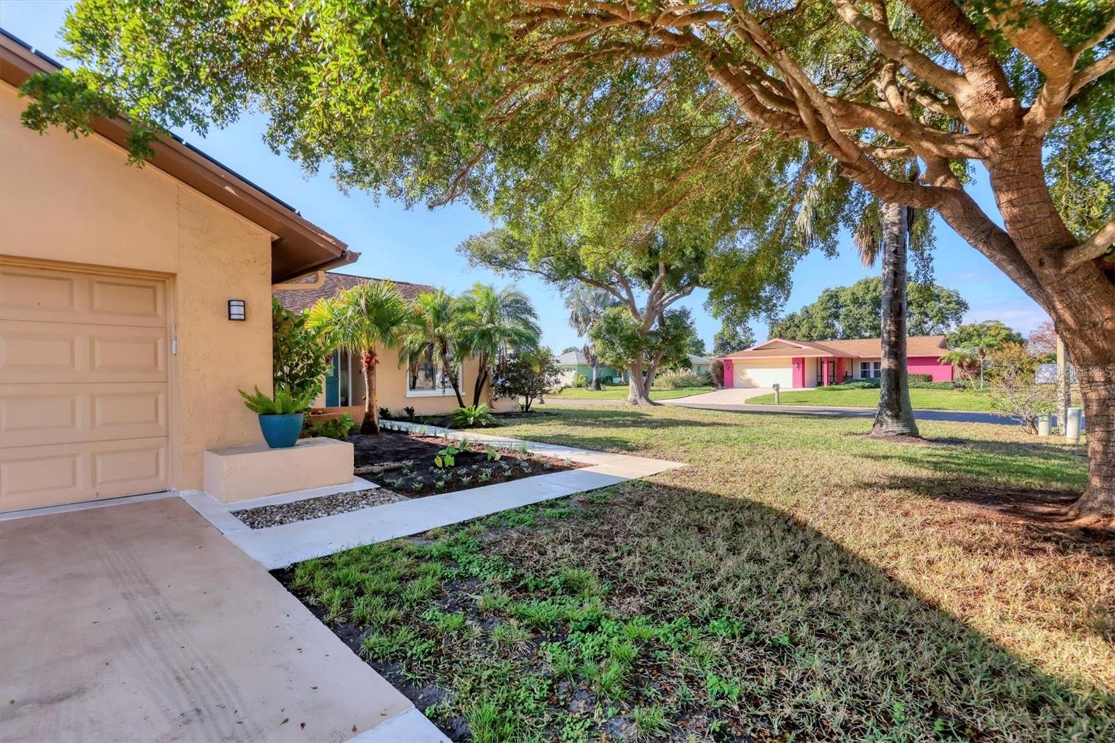 VILLAGE GREEN OF BRADENTON - Residential