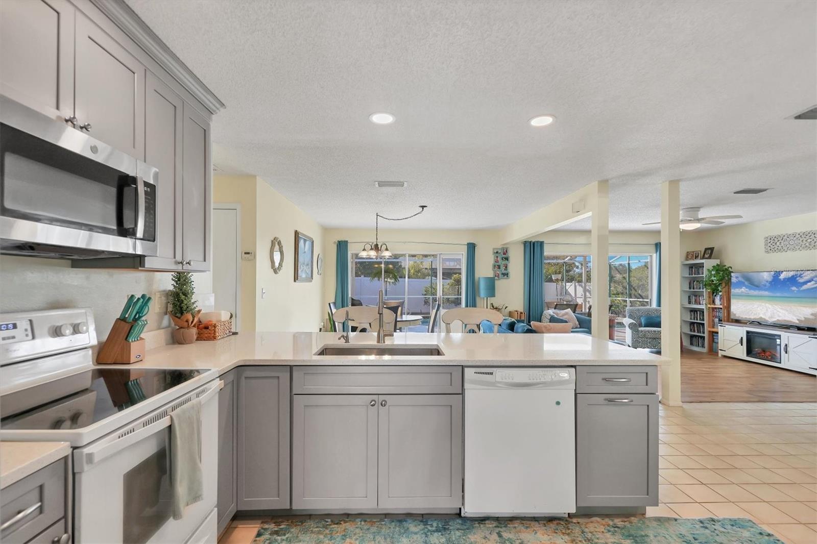 VILLAGE GREEN OF BRADENTON - Residential