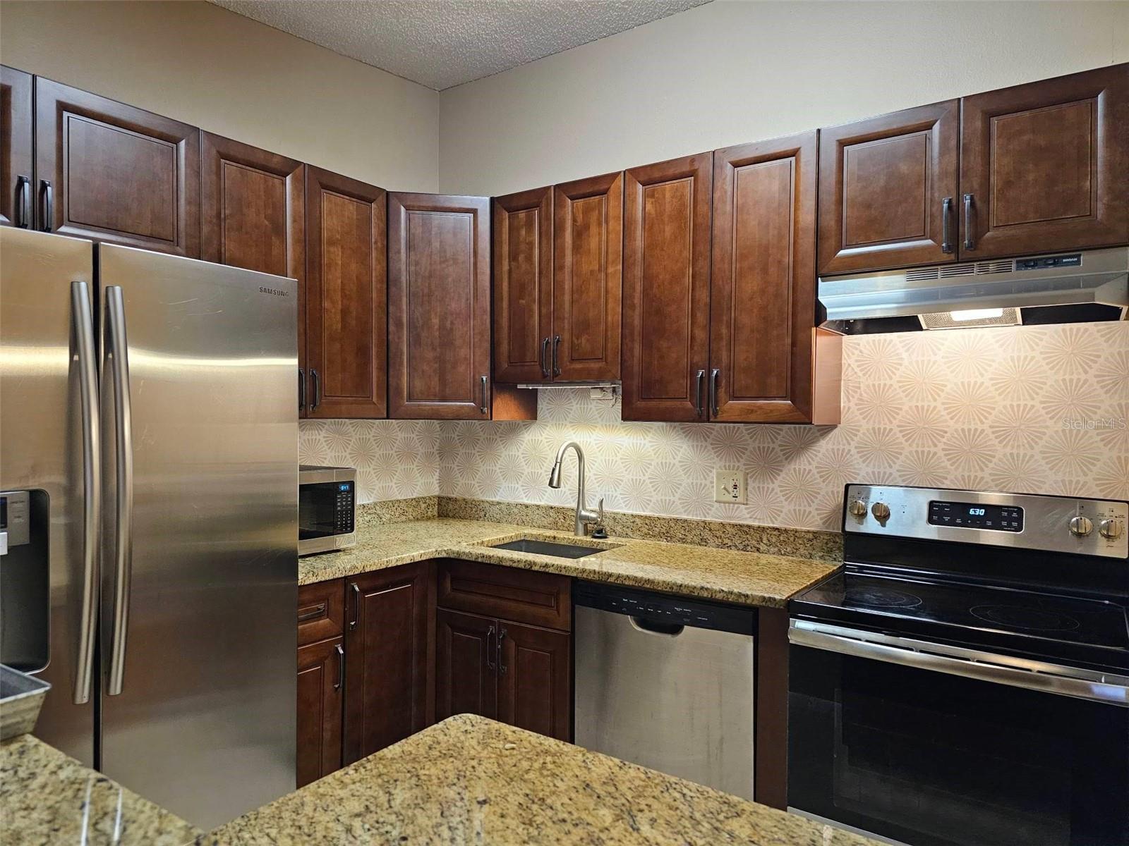 RAINTREE VILLAGE CONDO N - Residential