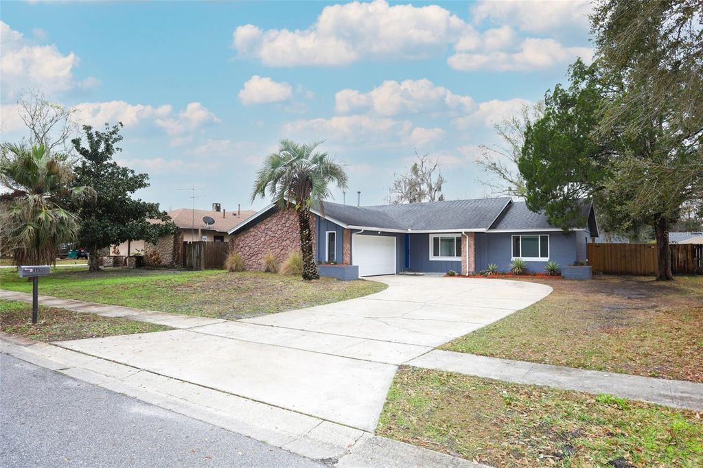 Photo of 110 Mockingbird Lane, Winter Springs, FL 32708 (MLS # O6383626)