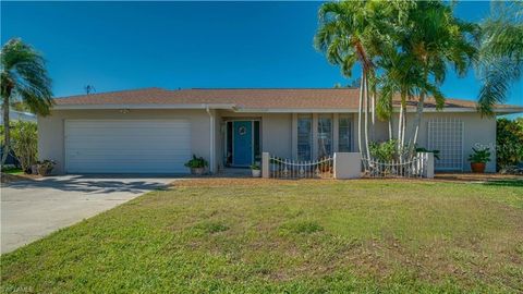 Single Family Residence in CAPE CORAL FL 248 SE 45 TERRACE 1.jpg