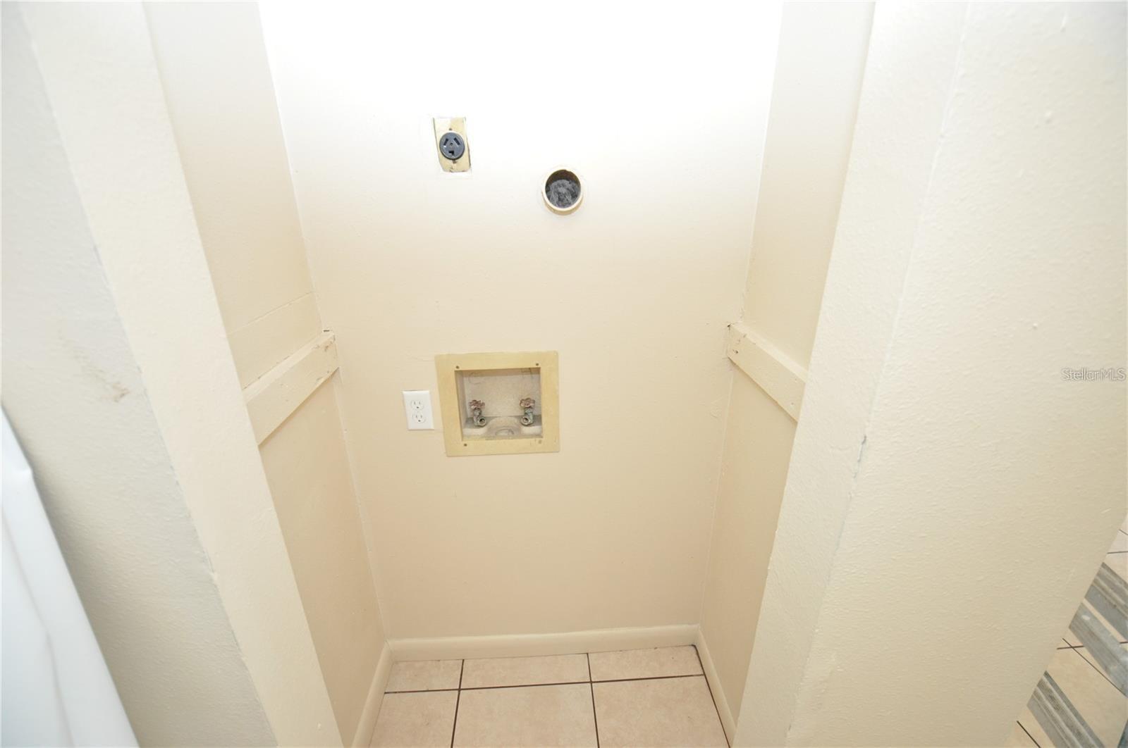 AUBURNDALE LAKESIDE PARK - Residential Lease