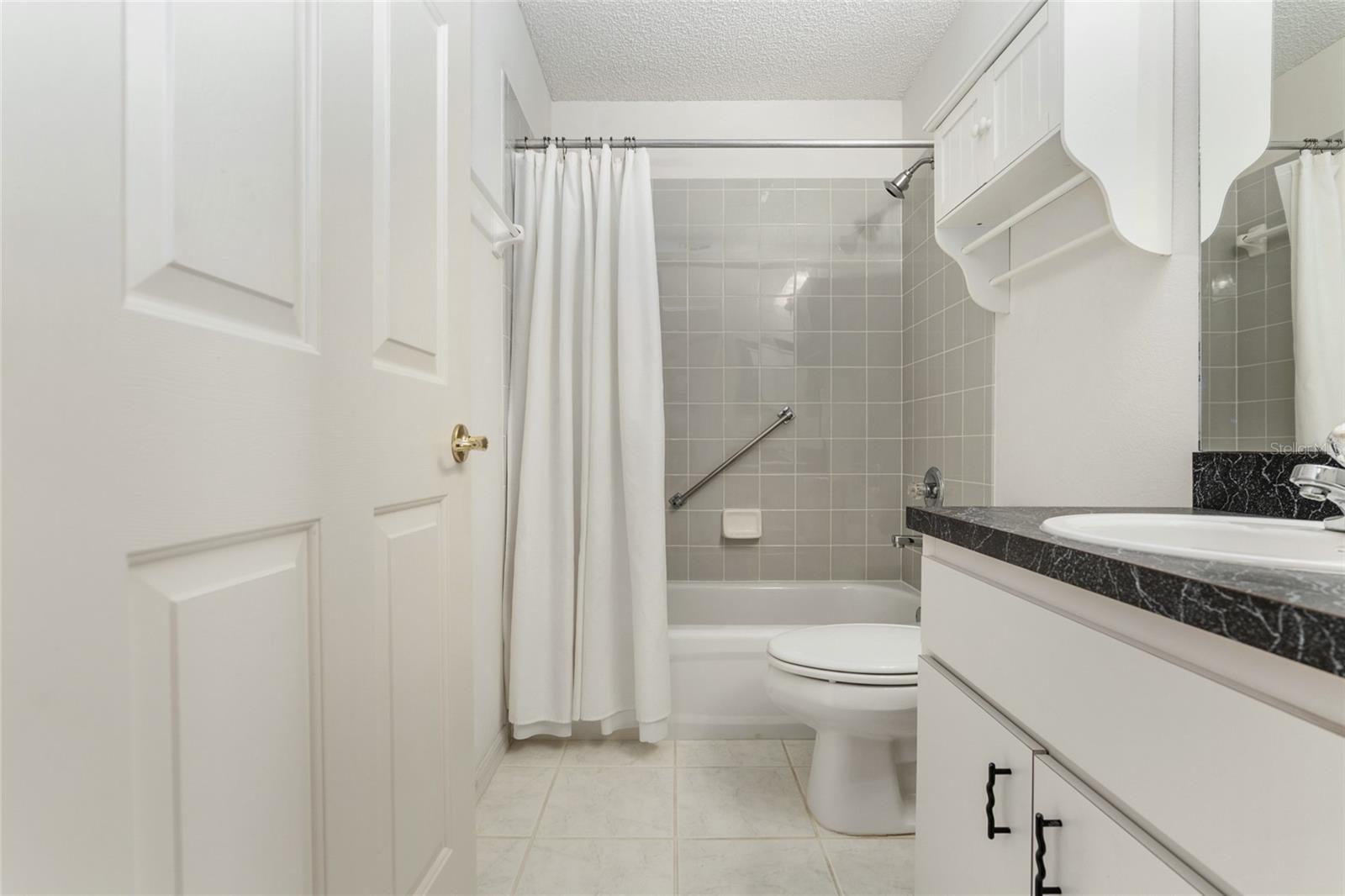 ON TOP OF THE WORLD - Residential